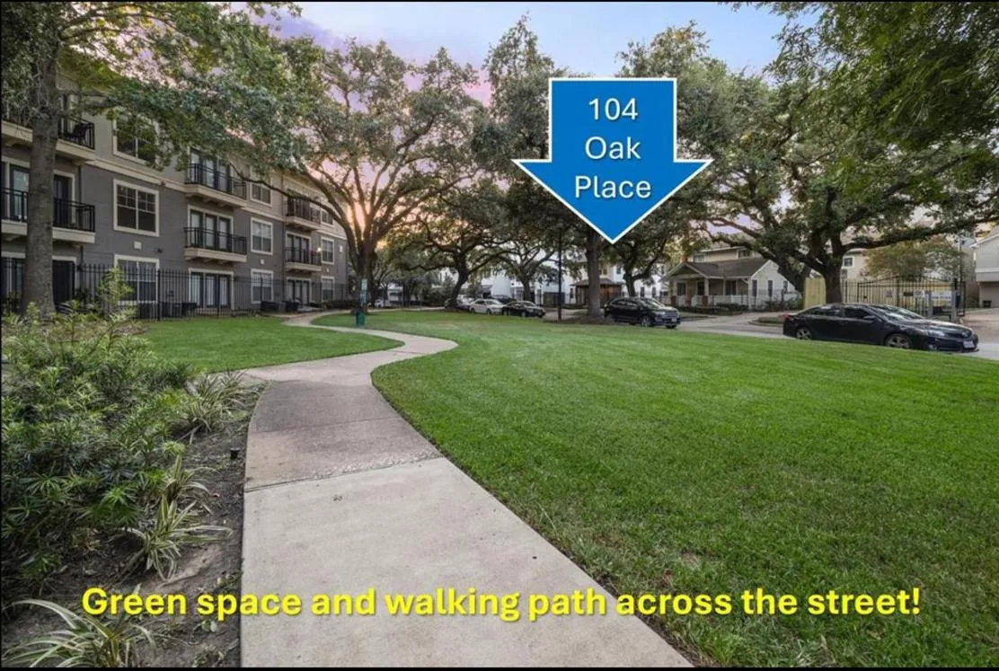 Day in MyCrib Houston Hostel