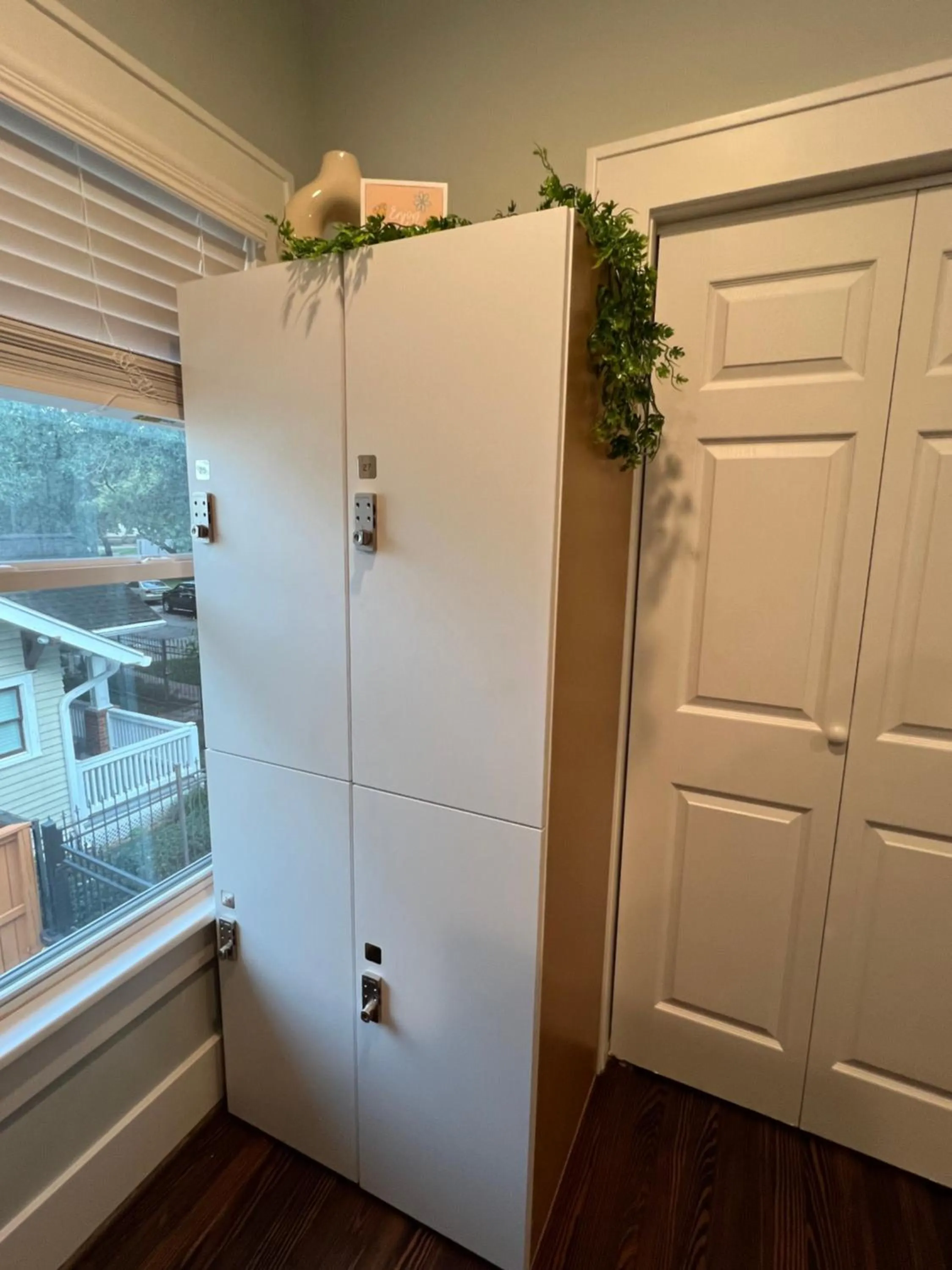 Decorative detail in MyCrib Houston Hostel