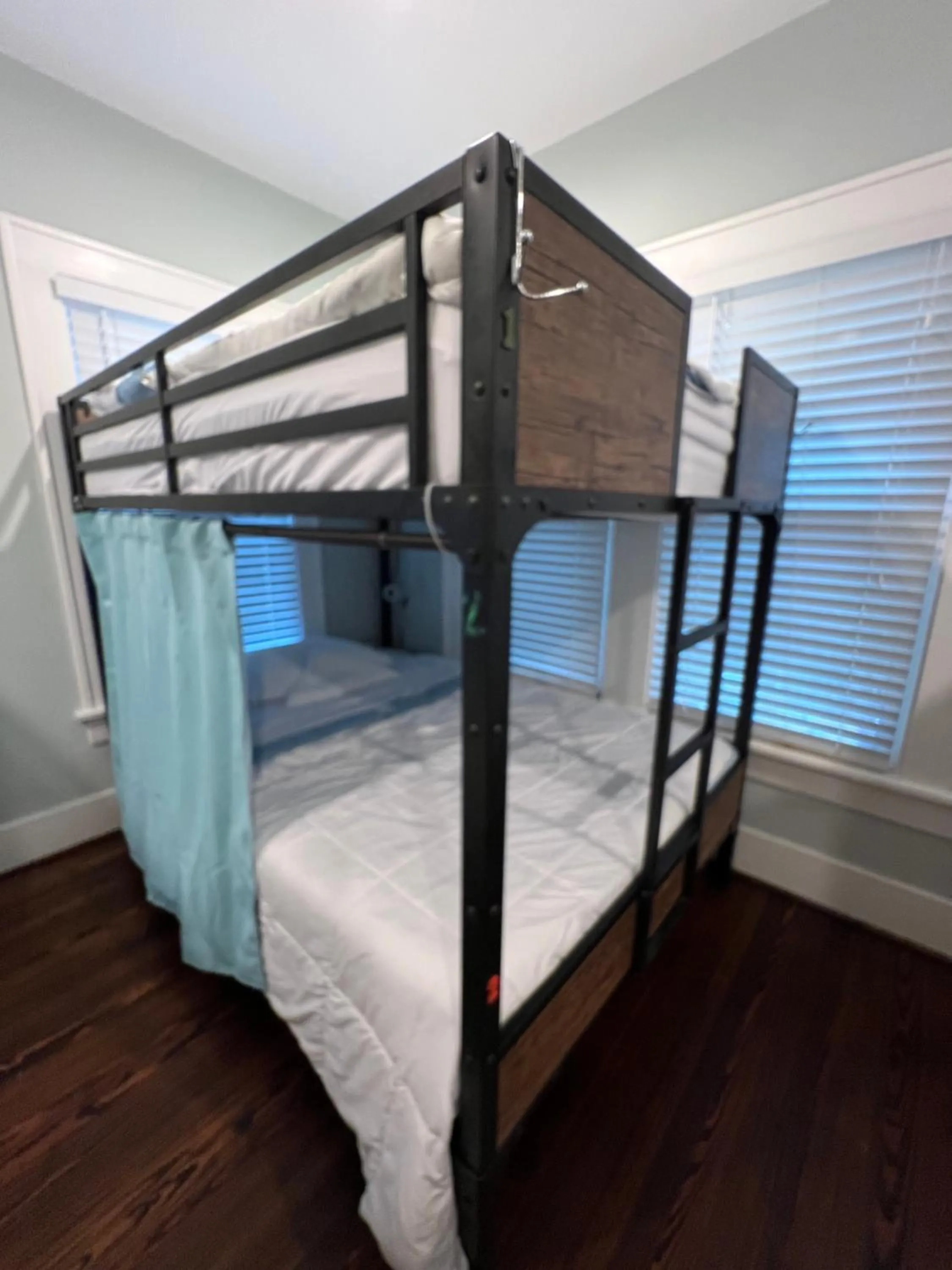 Bed in MyCrib Houston Hostel