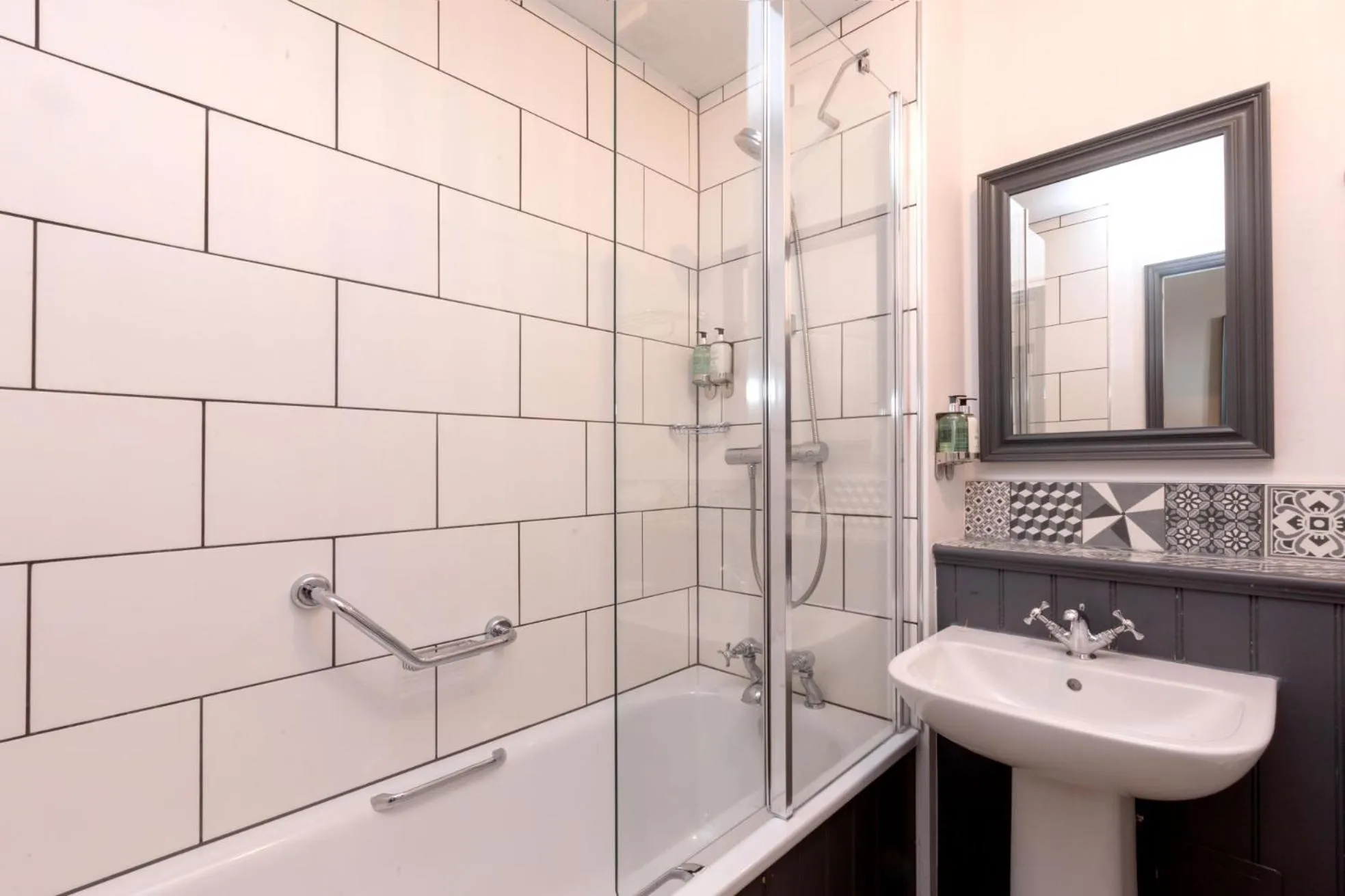 Shower in The Harrogate Inn - The Inn Collection Group