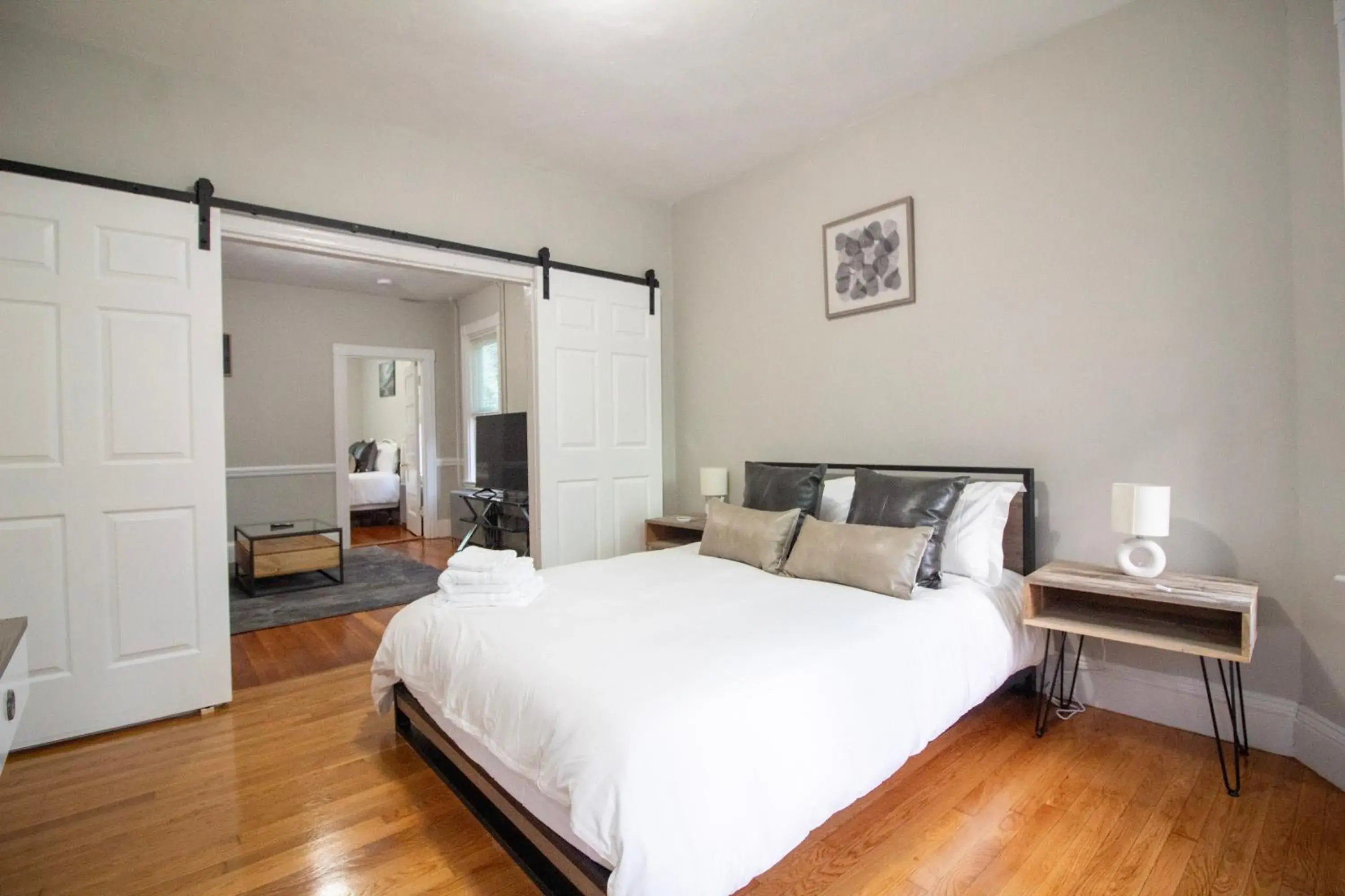 2 bedroom condo close to Boston and Cambridge with free parkings 2 bedroom condo close to Boston and Cambridge with free parkings