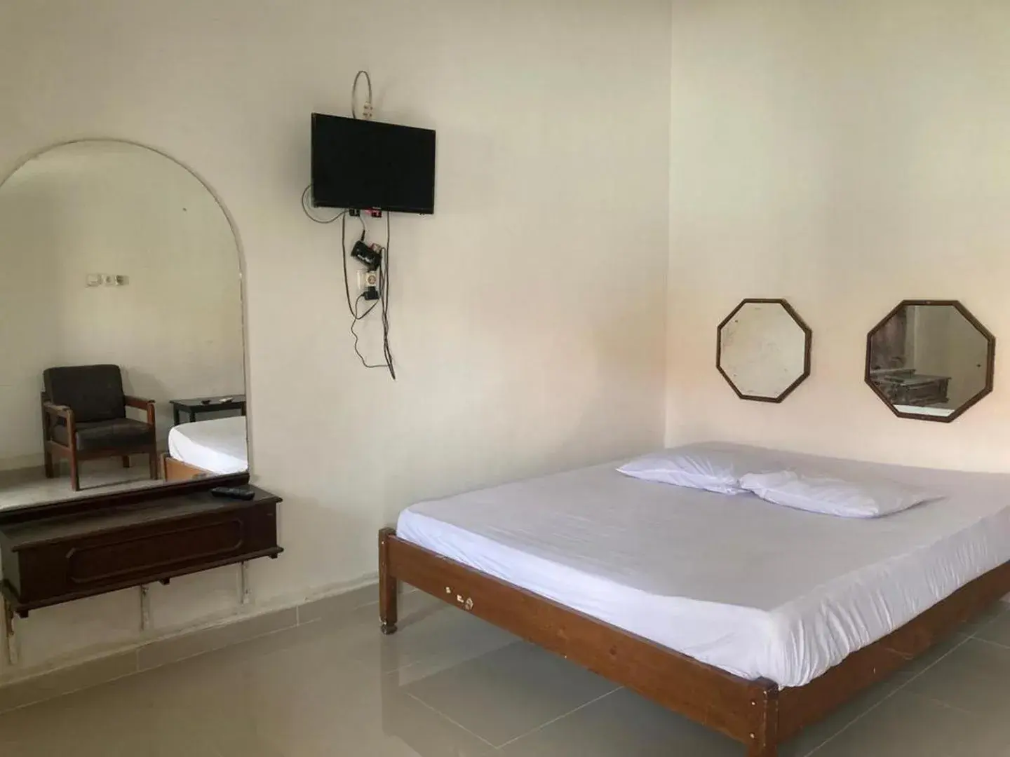 Standard Double Room in Hotel Surya Citra Jogja A Mitra RedDoorz Standard Double Room in Hotel Surya Citra Jogja A Mitra RedDoorz