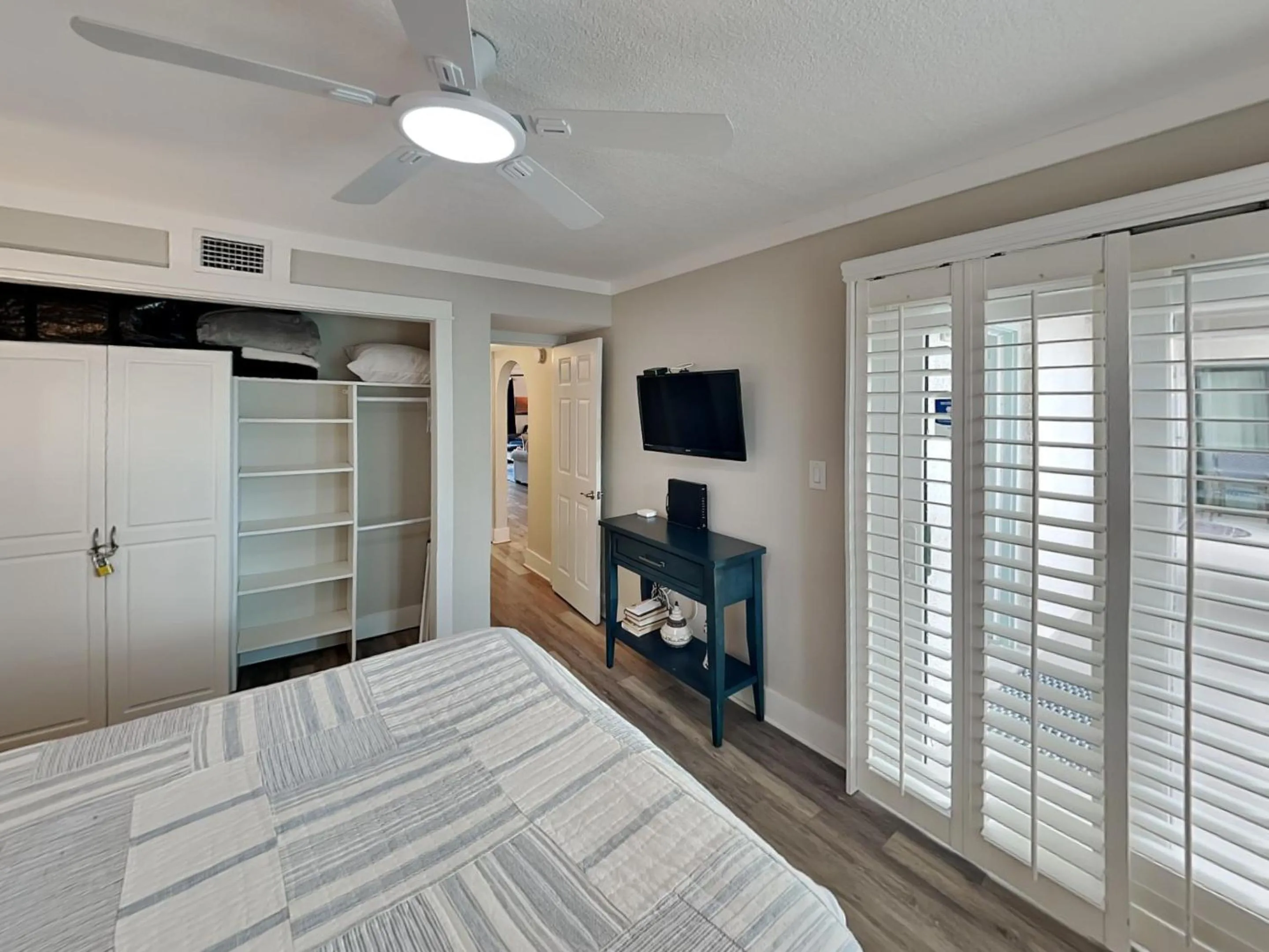 Bed in Island South 7