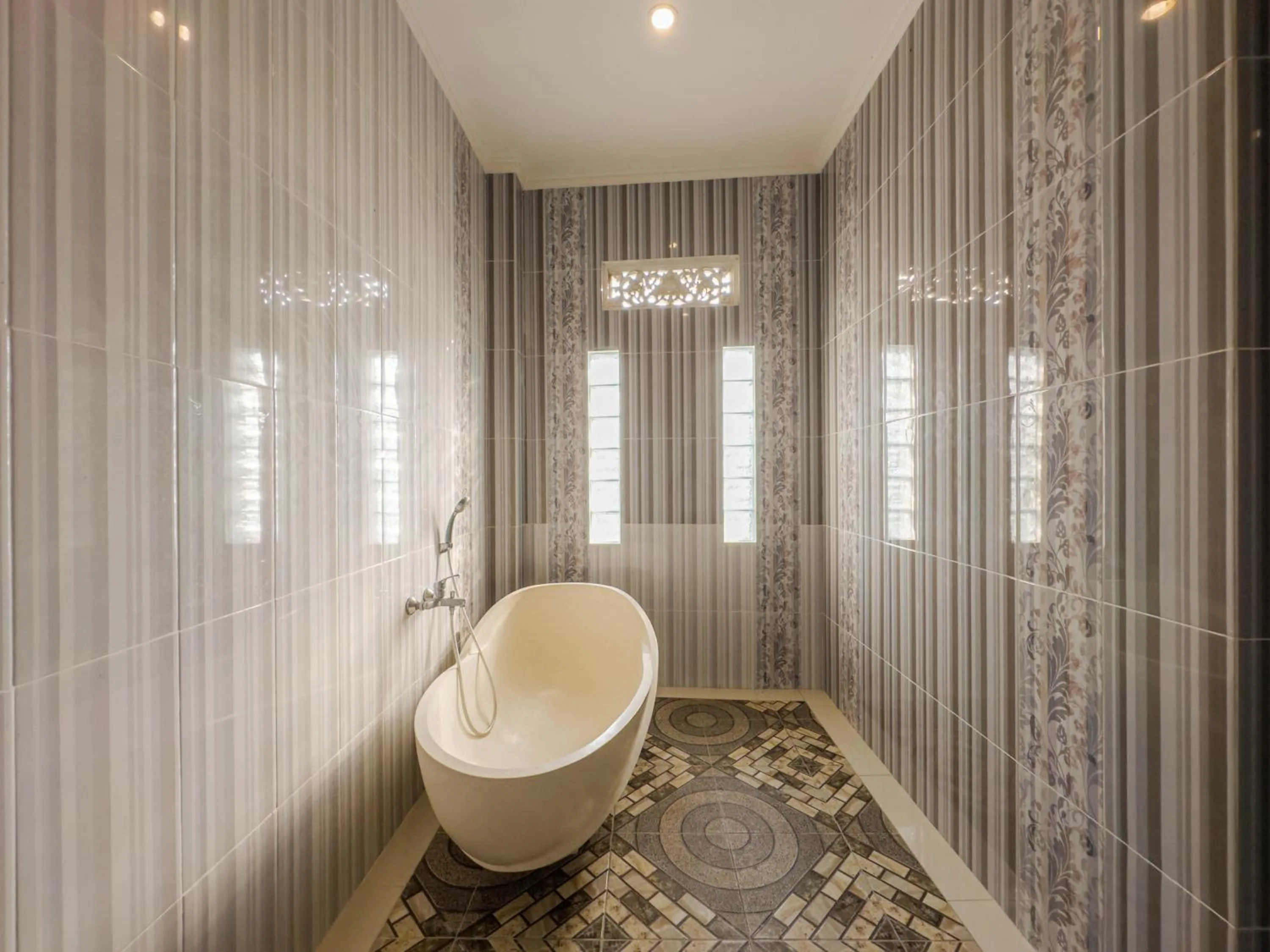 Bathroom in Moai House