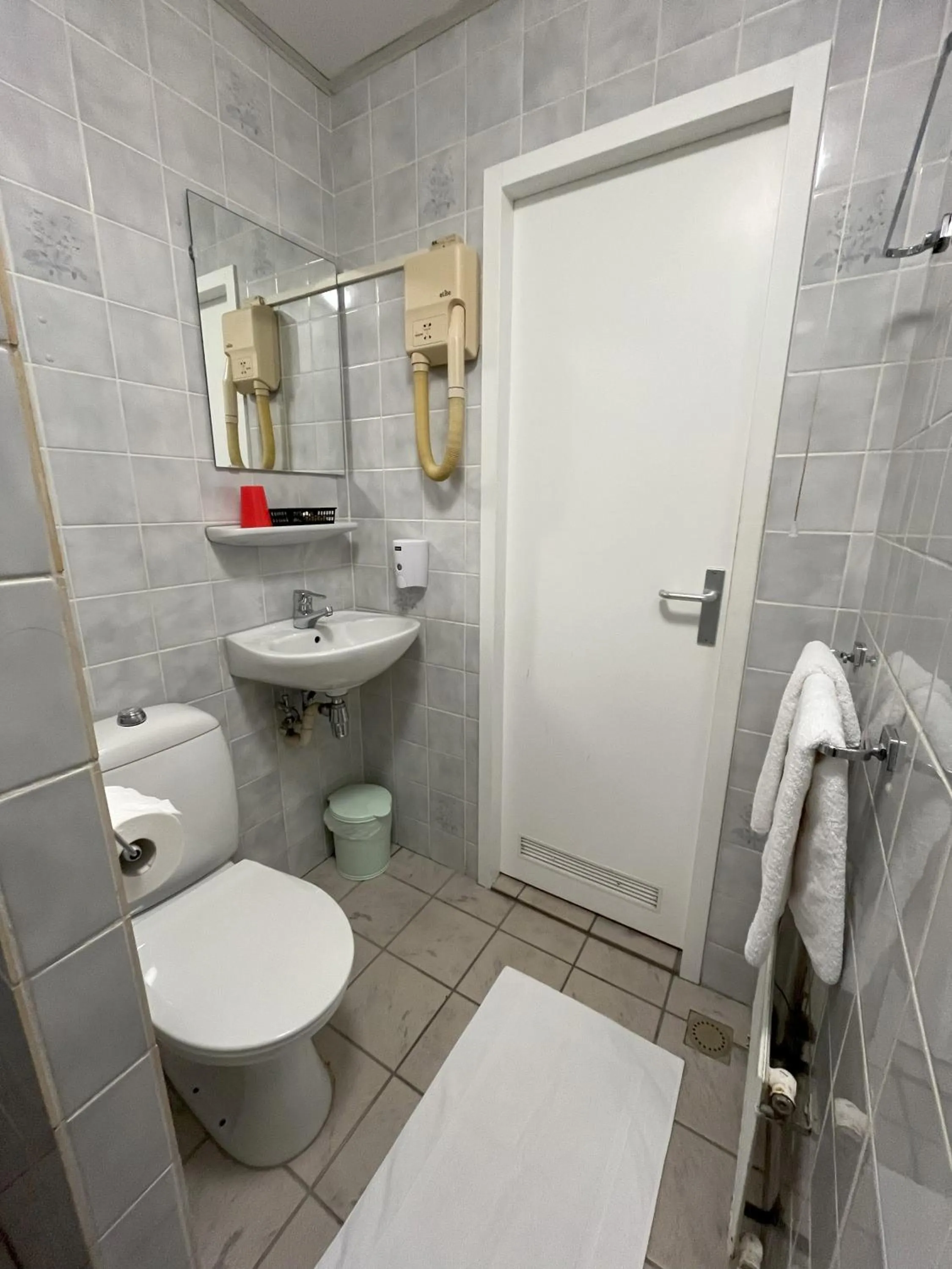 Bathroom in Hotel Breitner