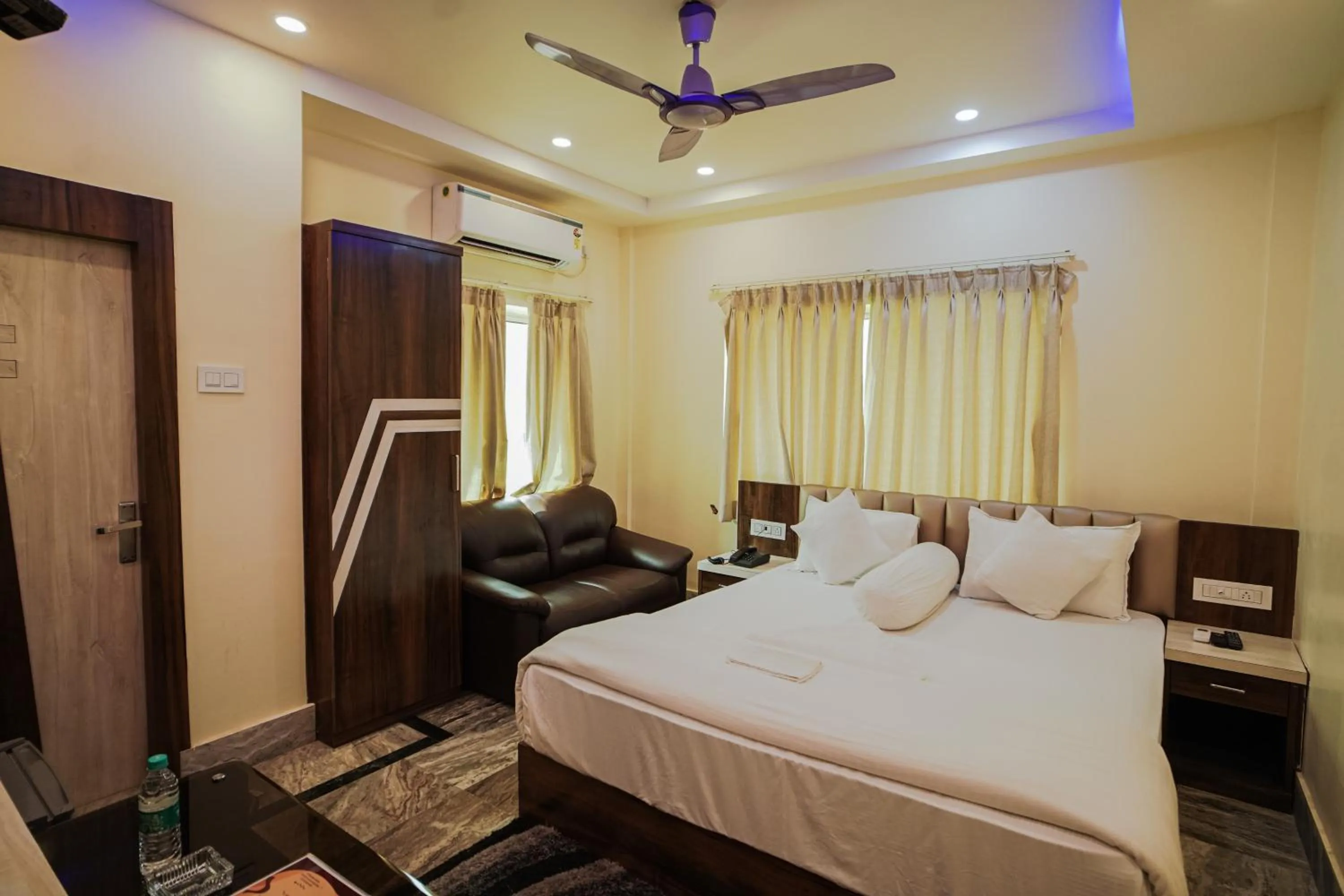 Bed in Silver Sand Eco Resort !! Beachfront !!