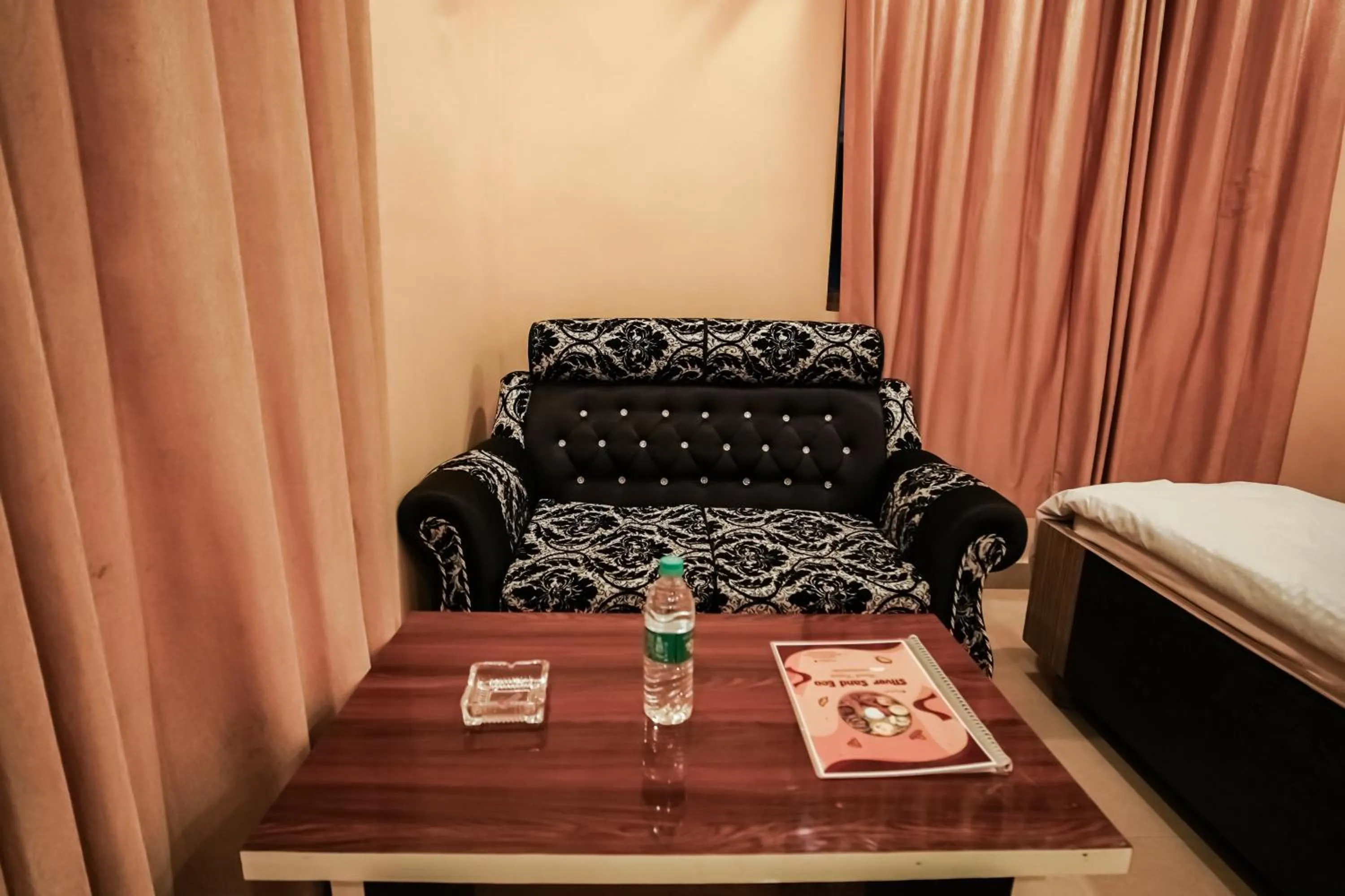 Bed in Silver Sand Eco Resort !! Beachfront !!