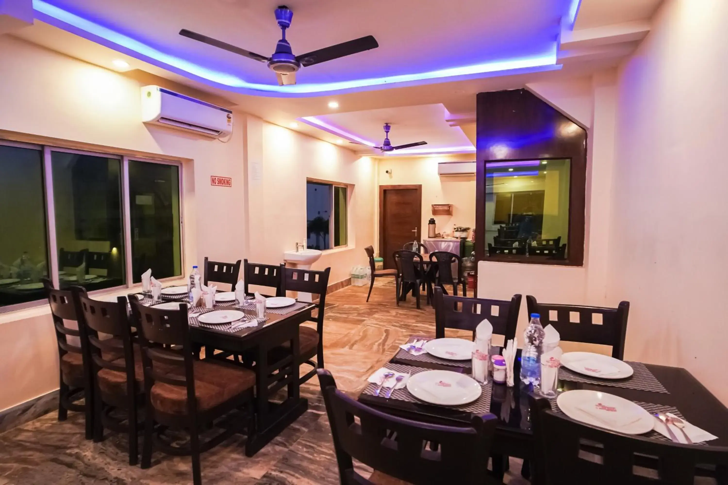 Restaurant/places to eat in Silver Sand Eco Resort !! Beachfront !! Restaurant/places to eat in Silver Sand Eco Resort !! Beachfront !!