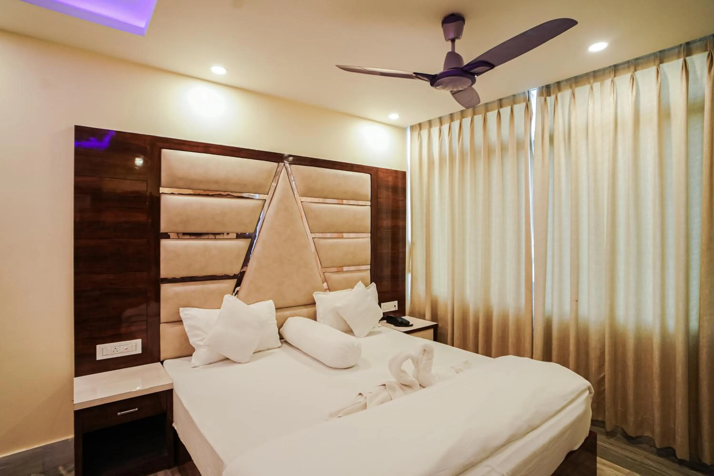 Bed in Silver Sand Eco Resort !! Beachfront !!