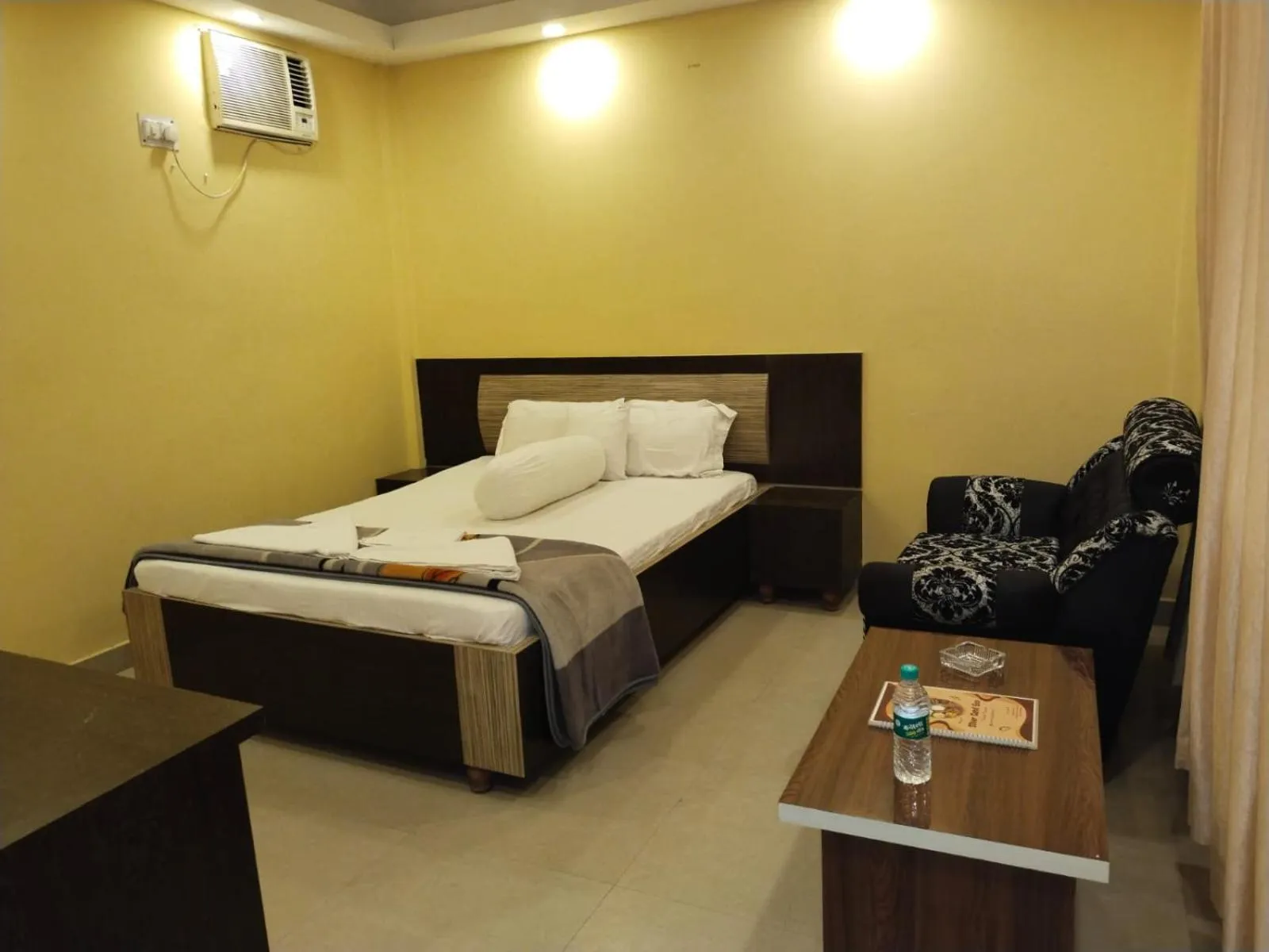 Bed in Silver Sand Eco Resort !! Beachfront !!