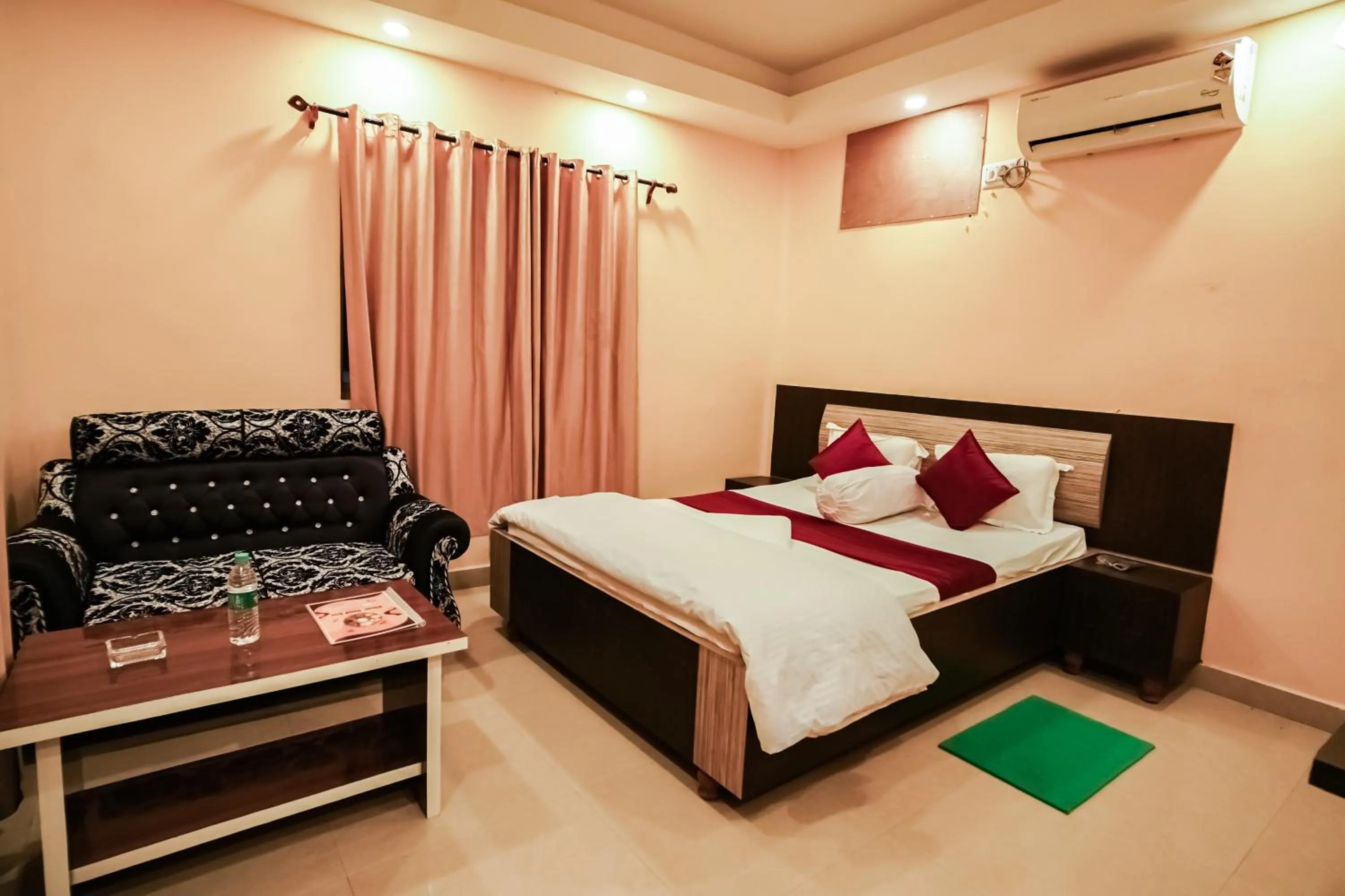 Bed in Silver Sand Eco Resort !! Beachfront !!