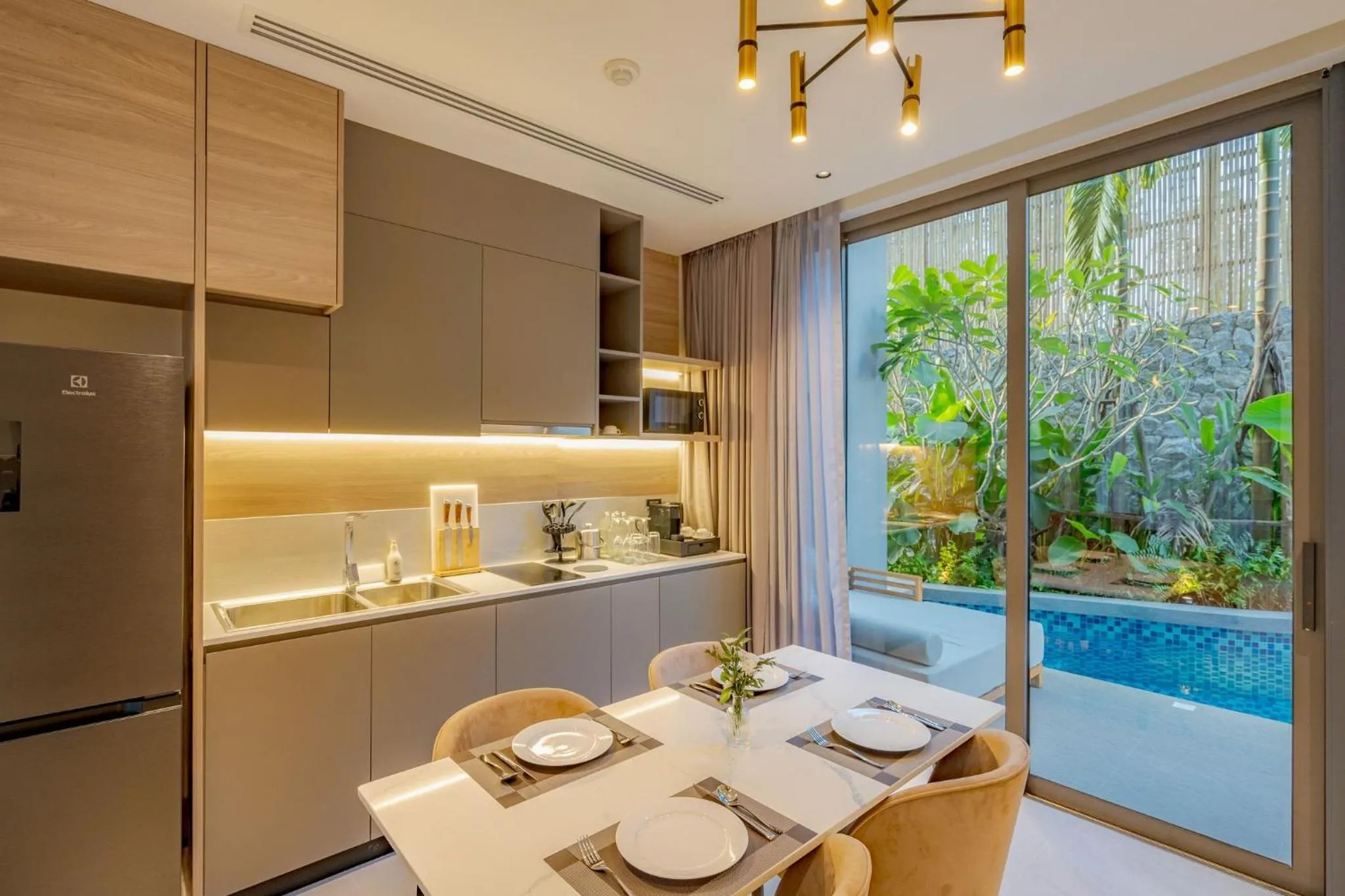 Dining area in La Green Hotel and Residence