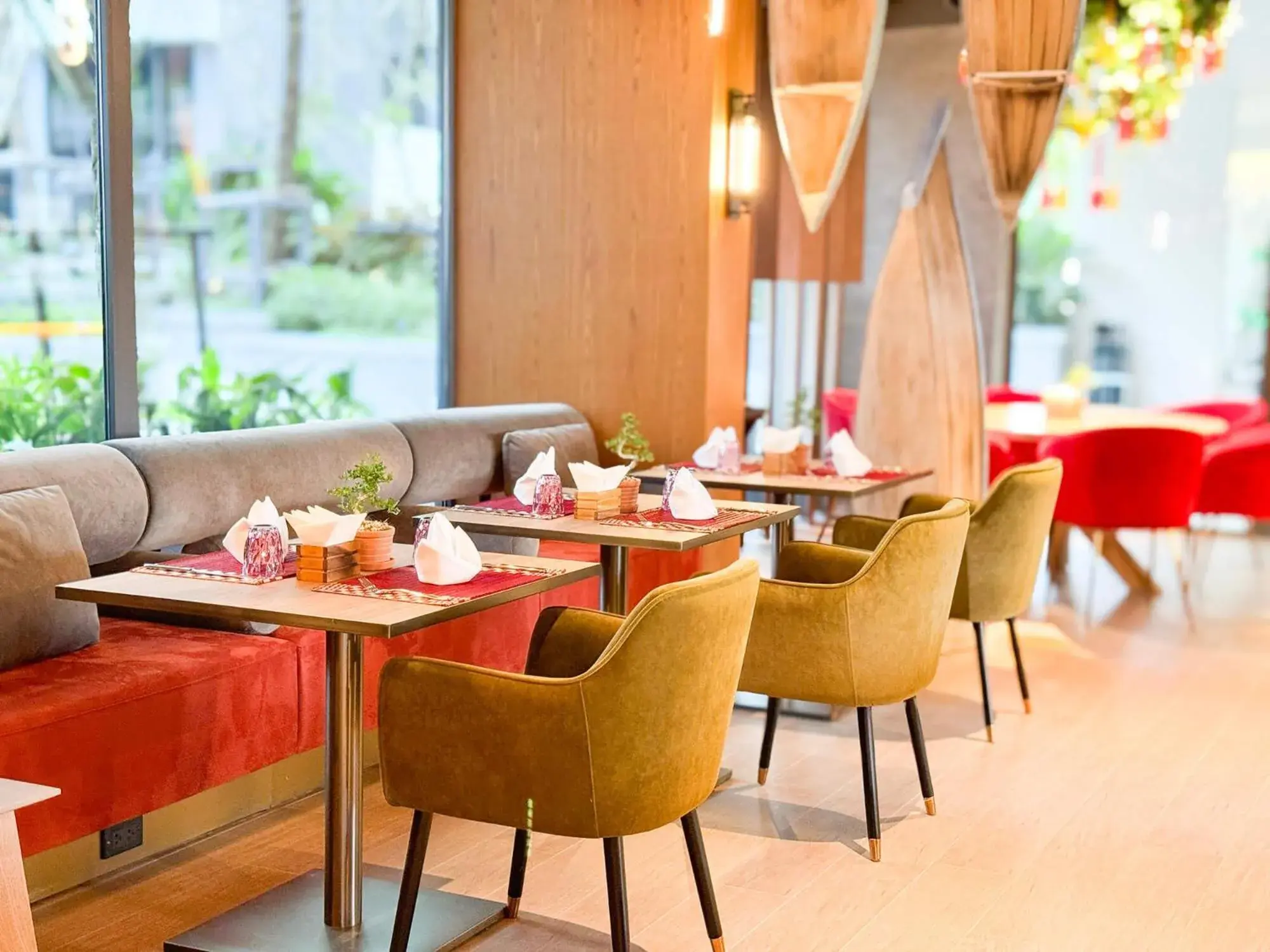 Restaurant/places to eat in La Green Hotel and Residence Restaurant/places to eat in La Green Hotel and Residence