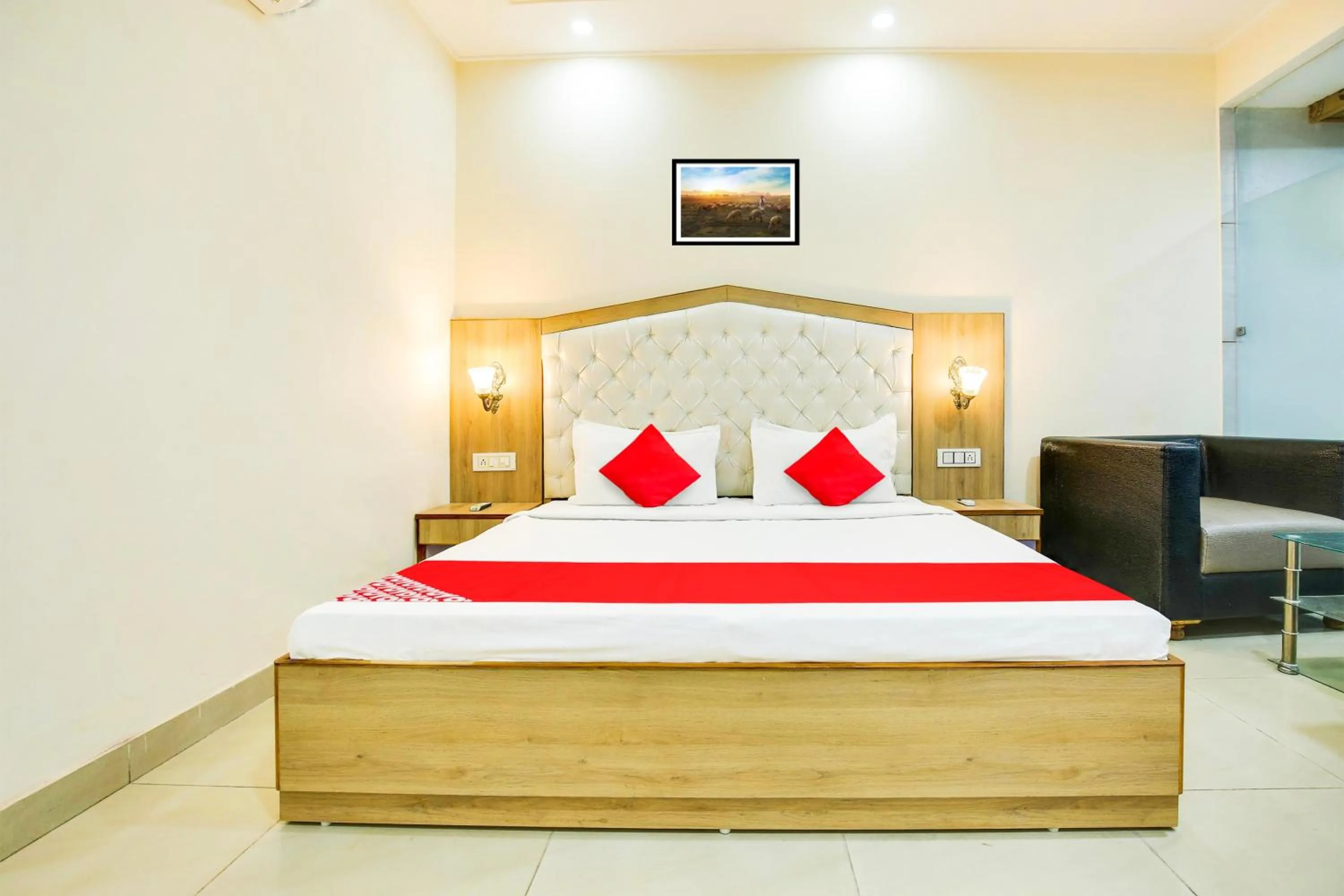 Bedroom, Bed in Super Collection O White Prime