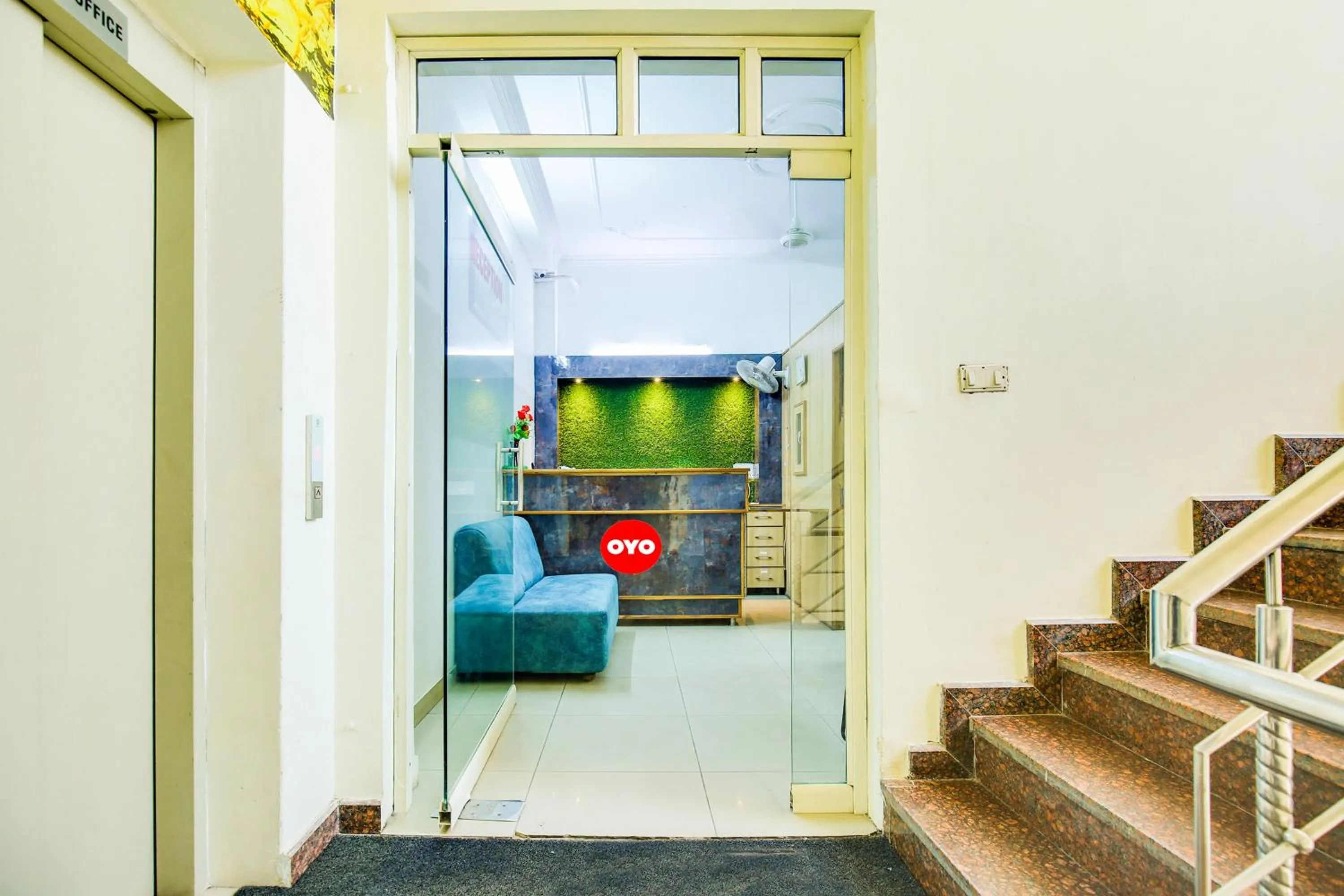 Facade/entrance in Collection O White Prime