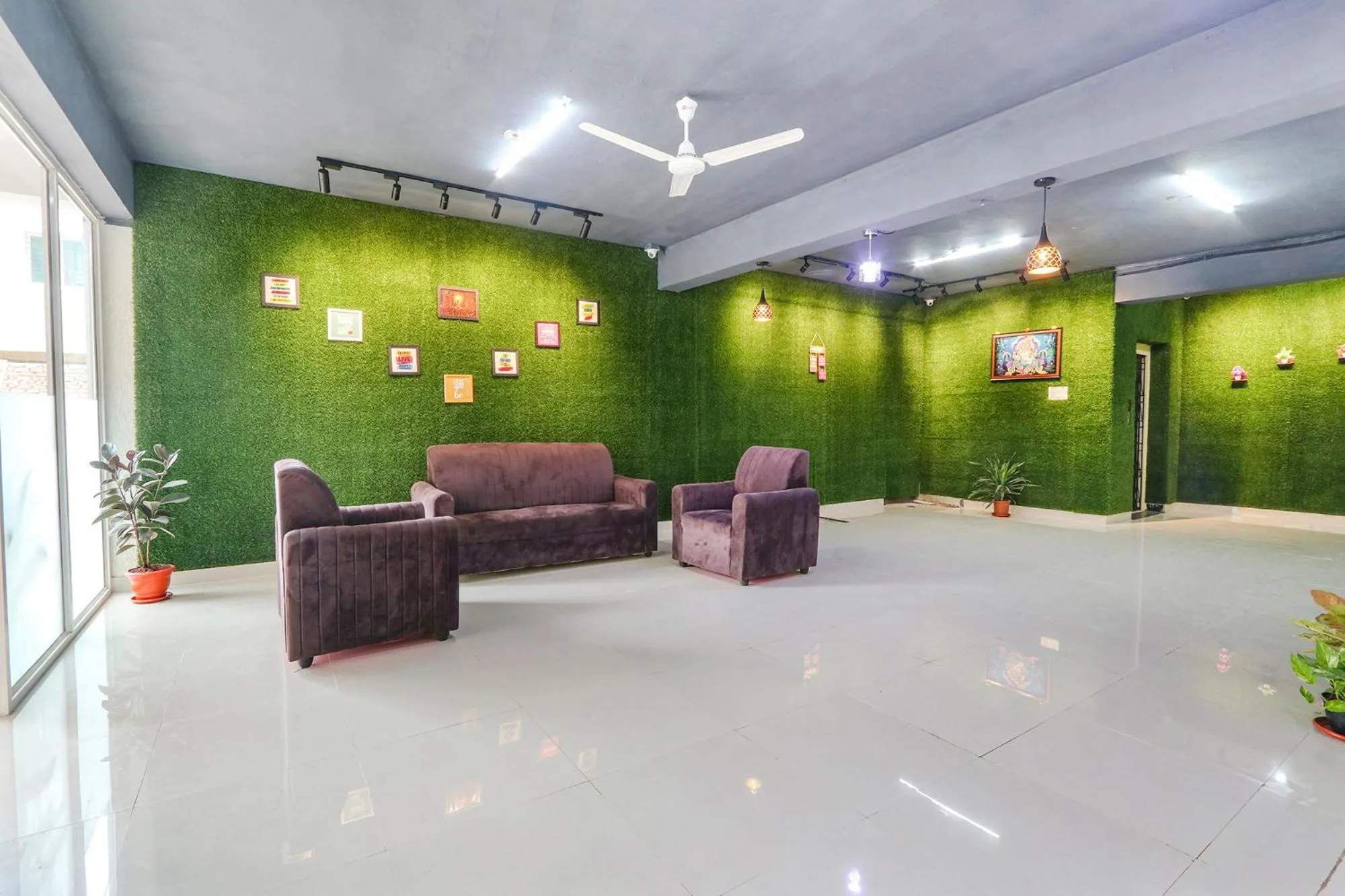 Seating area in FabHotel Dream Connect - Nr Narsingi