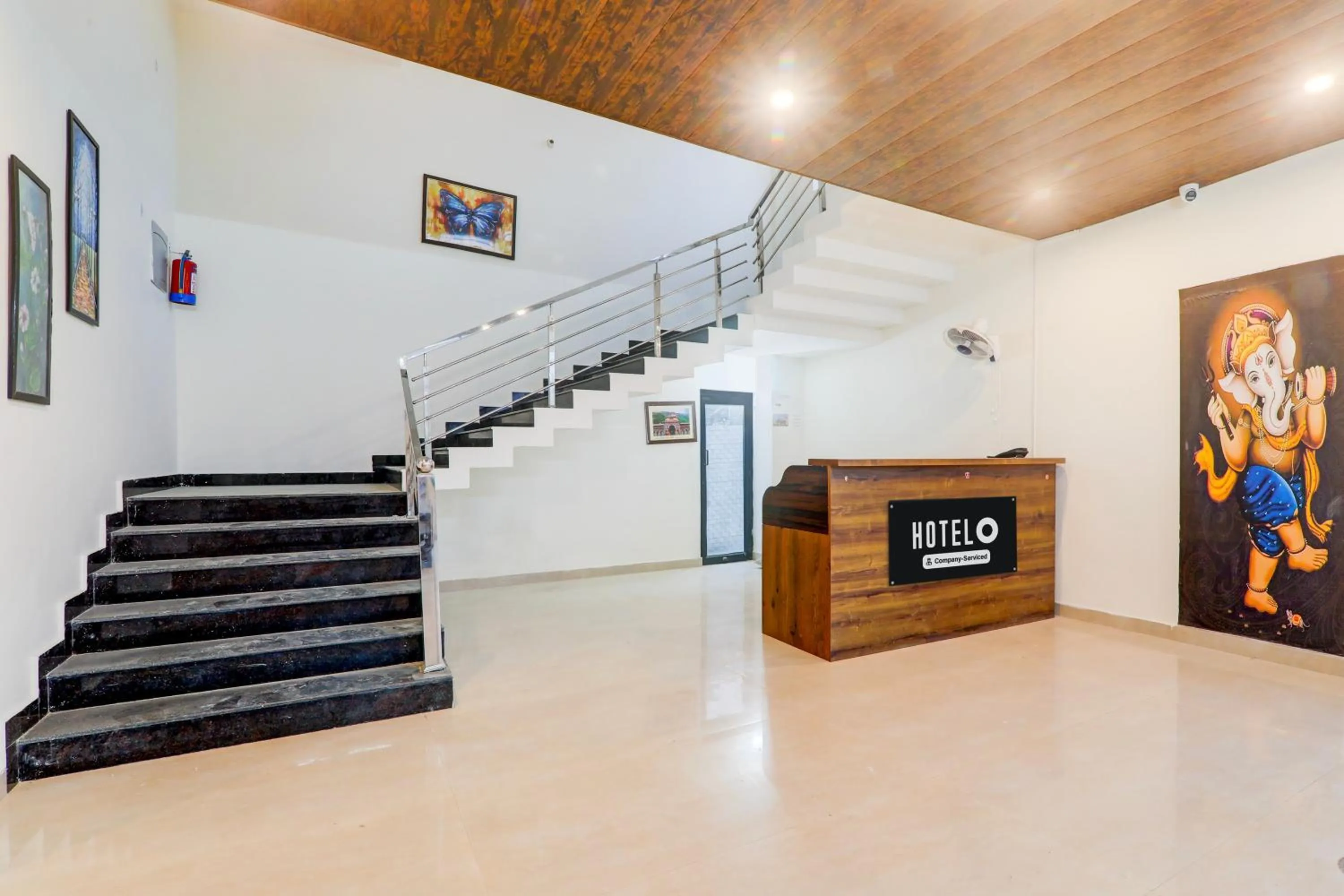 Lobby or reception in Super Hotel O Gomti Nagar Vigyan khand