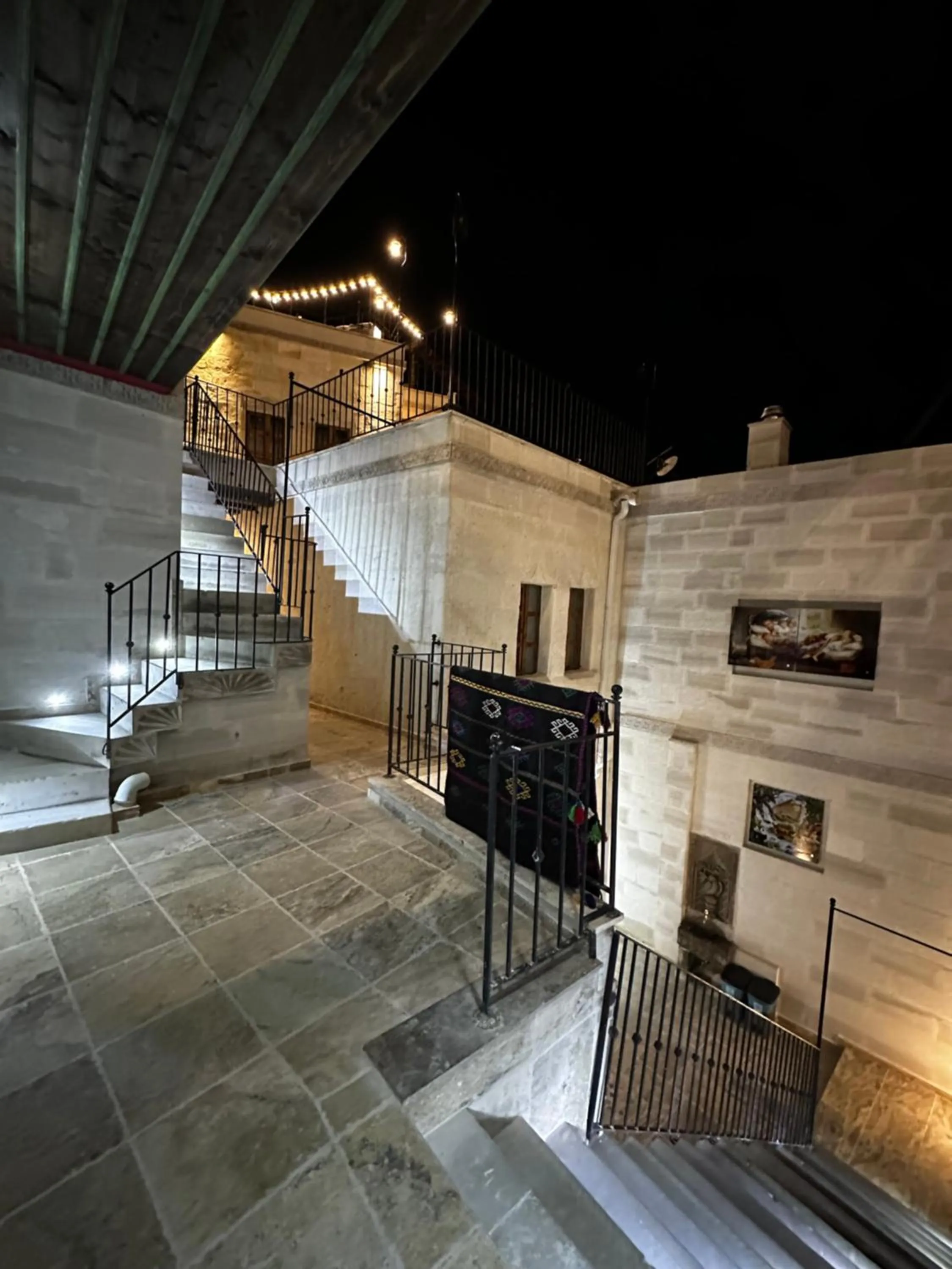 Night in Noah's Ark Cave Hotel