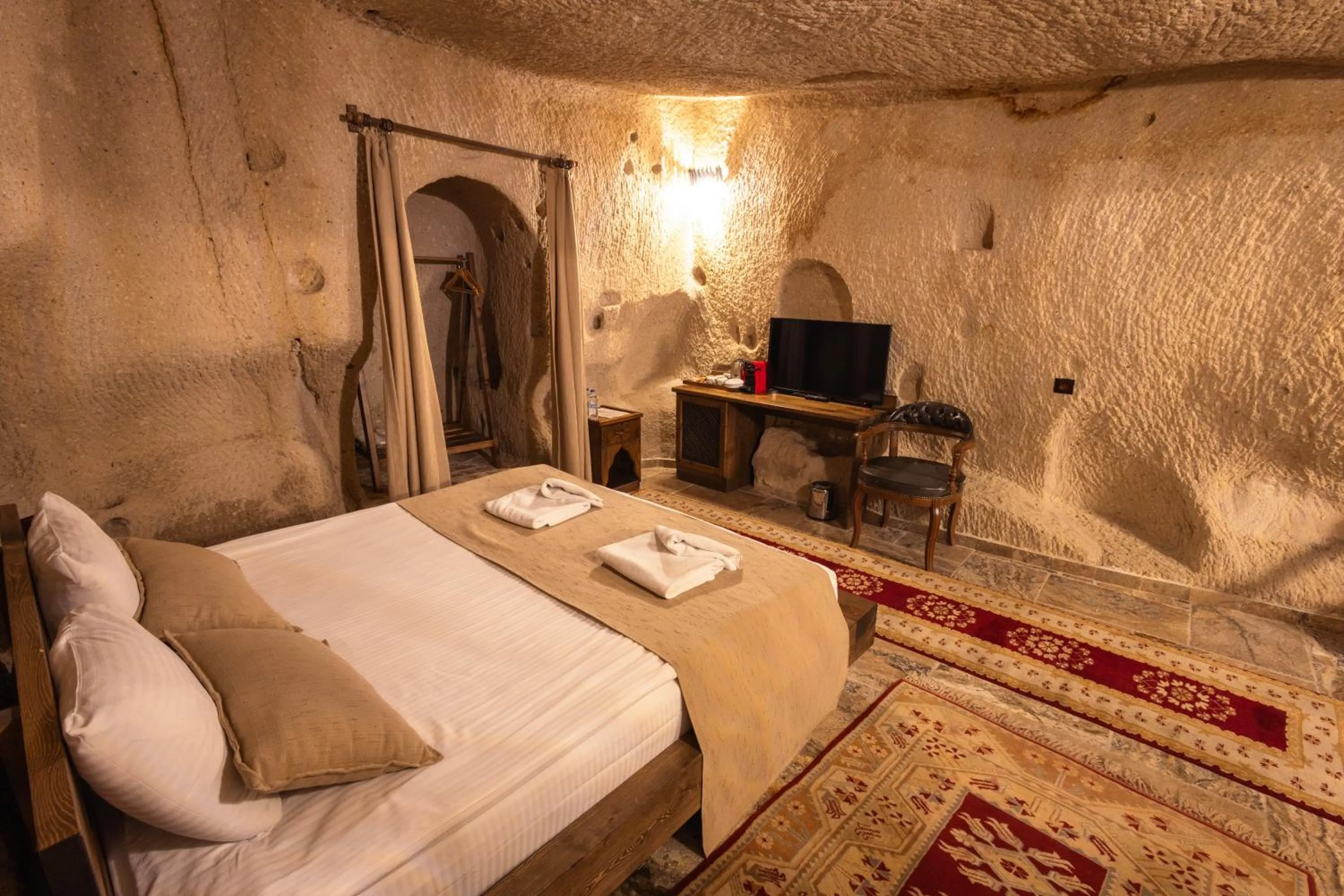 Photo of the whole room in Noah's Ark Cave Hotel