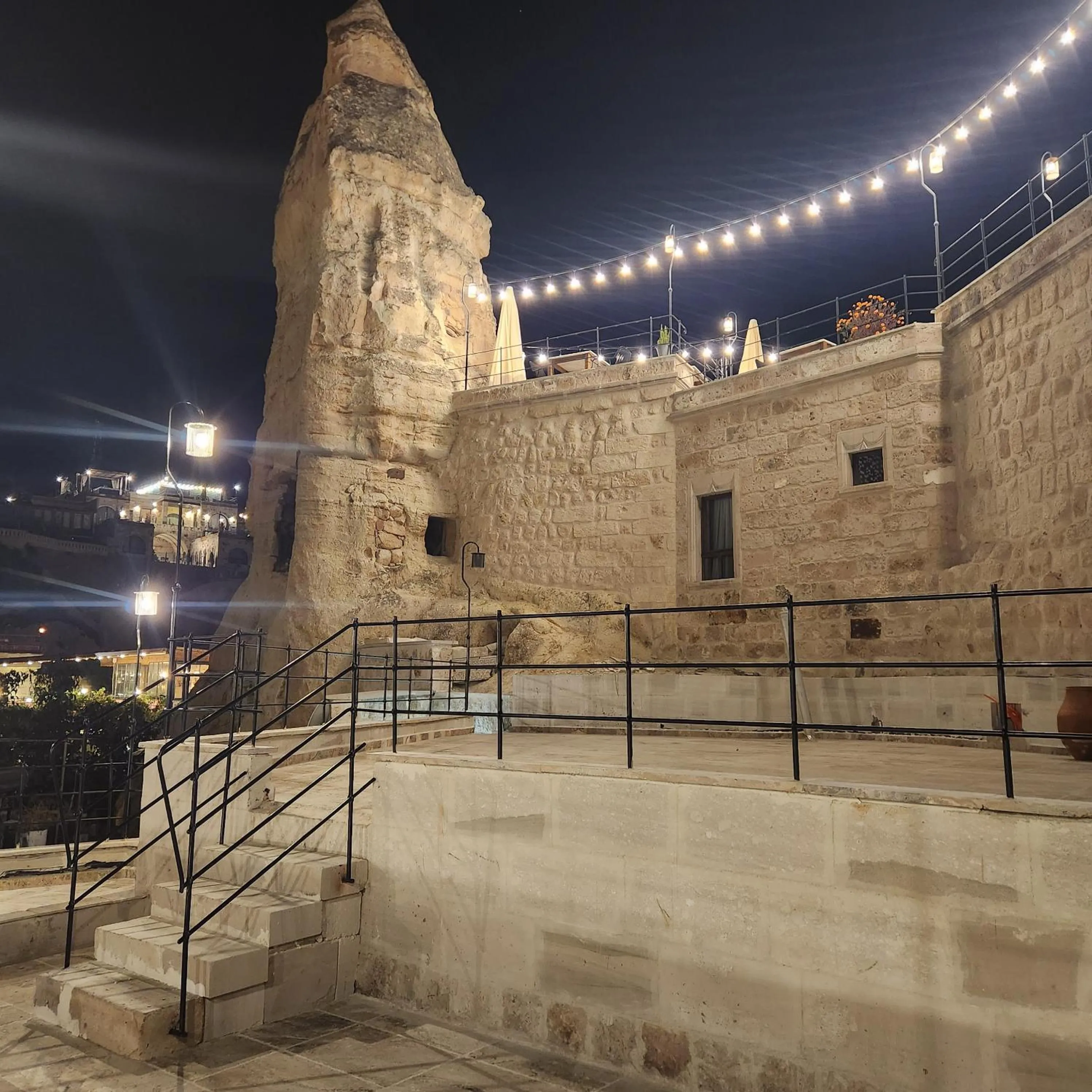 Night in Noah's Ark Cave Hotel