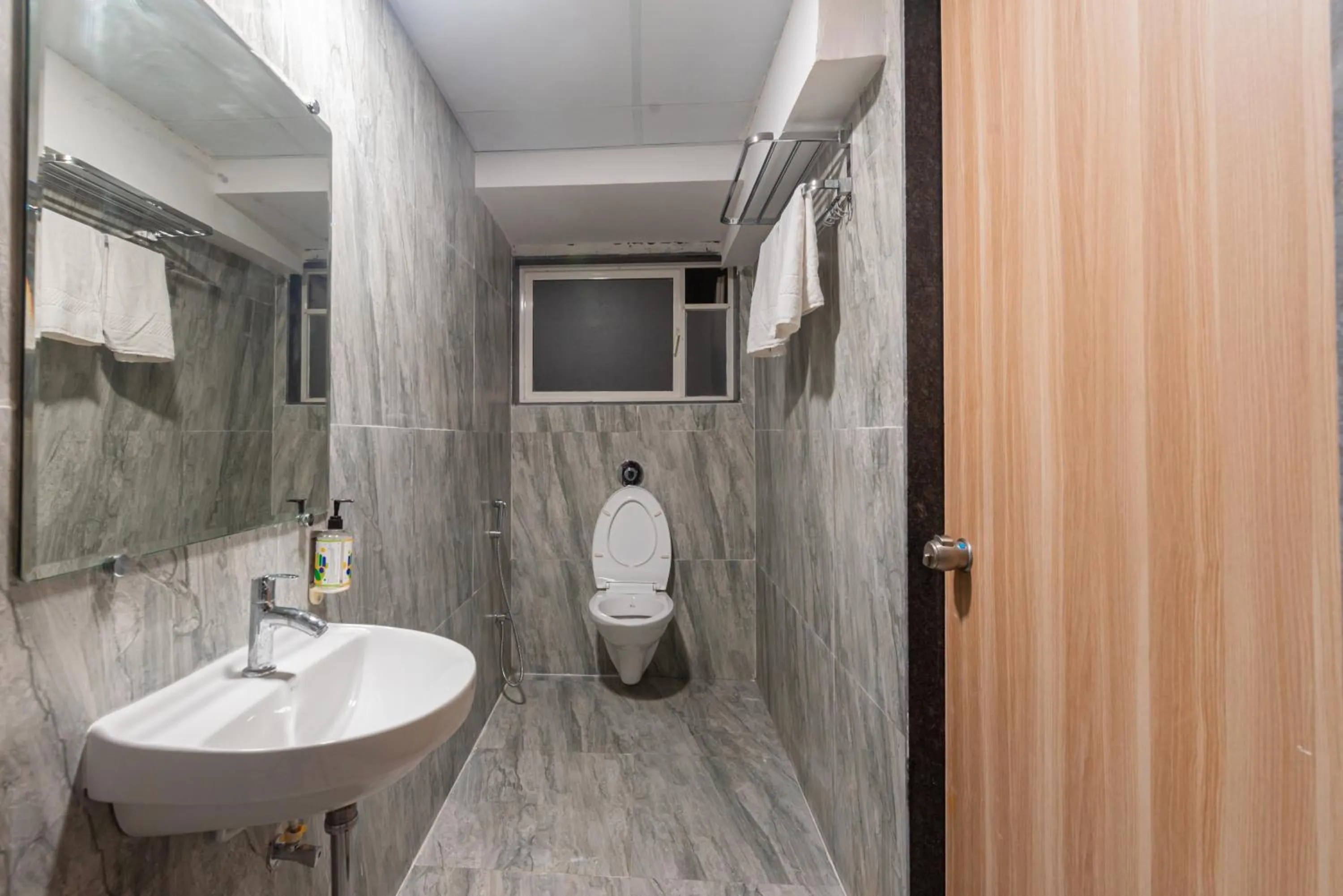 Toilet in Treebo Cocostay, Hadapsar