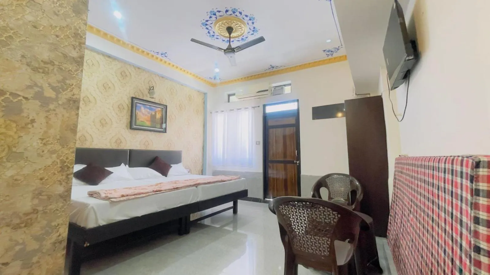 Photo of the whole room, Bed in Jajora Hotel by Premier Hotels