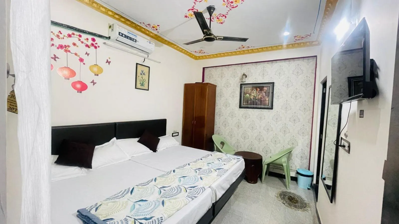 Photo of the whole room, Bed in Jajora Hotel by Premier Hotels