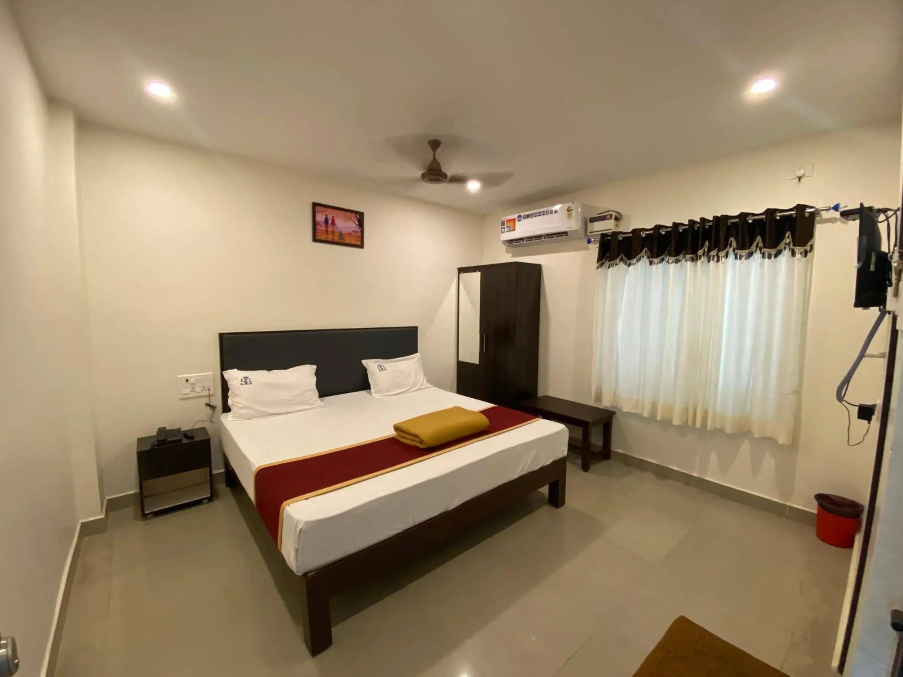 Photo of the whole room, Bed in Hotel Sitar Grand Photo of the whole room, Bed in Hotel Sitar Grand