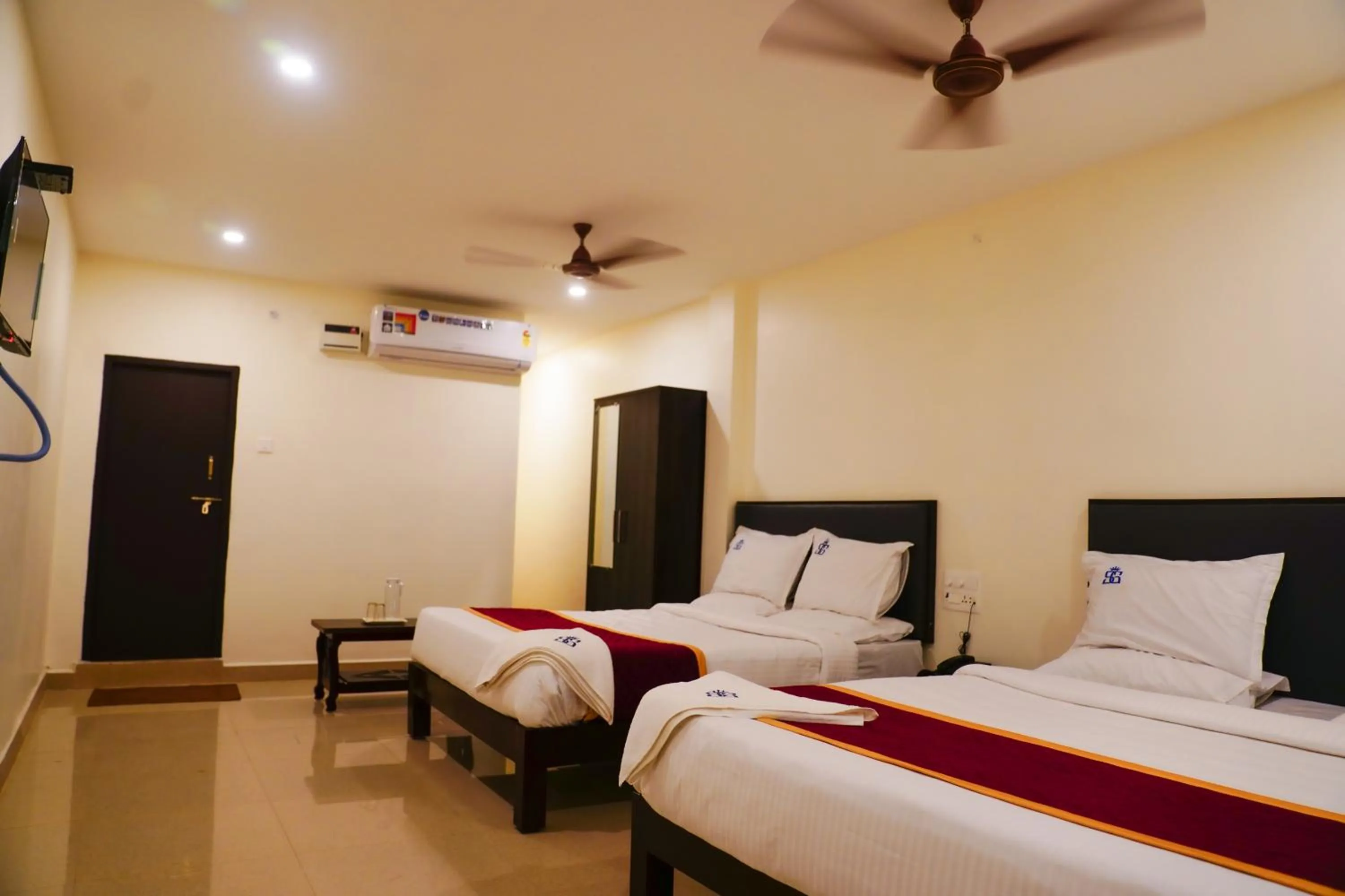 Photo of the whole room, Bed in Hotel Sitar Grand