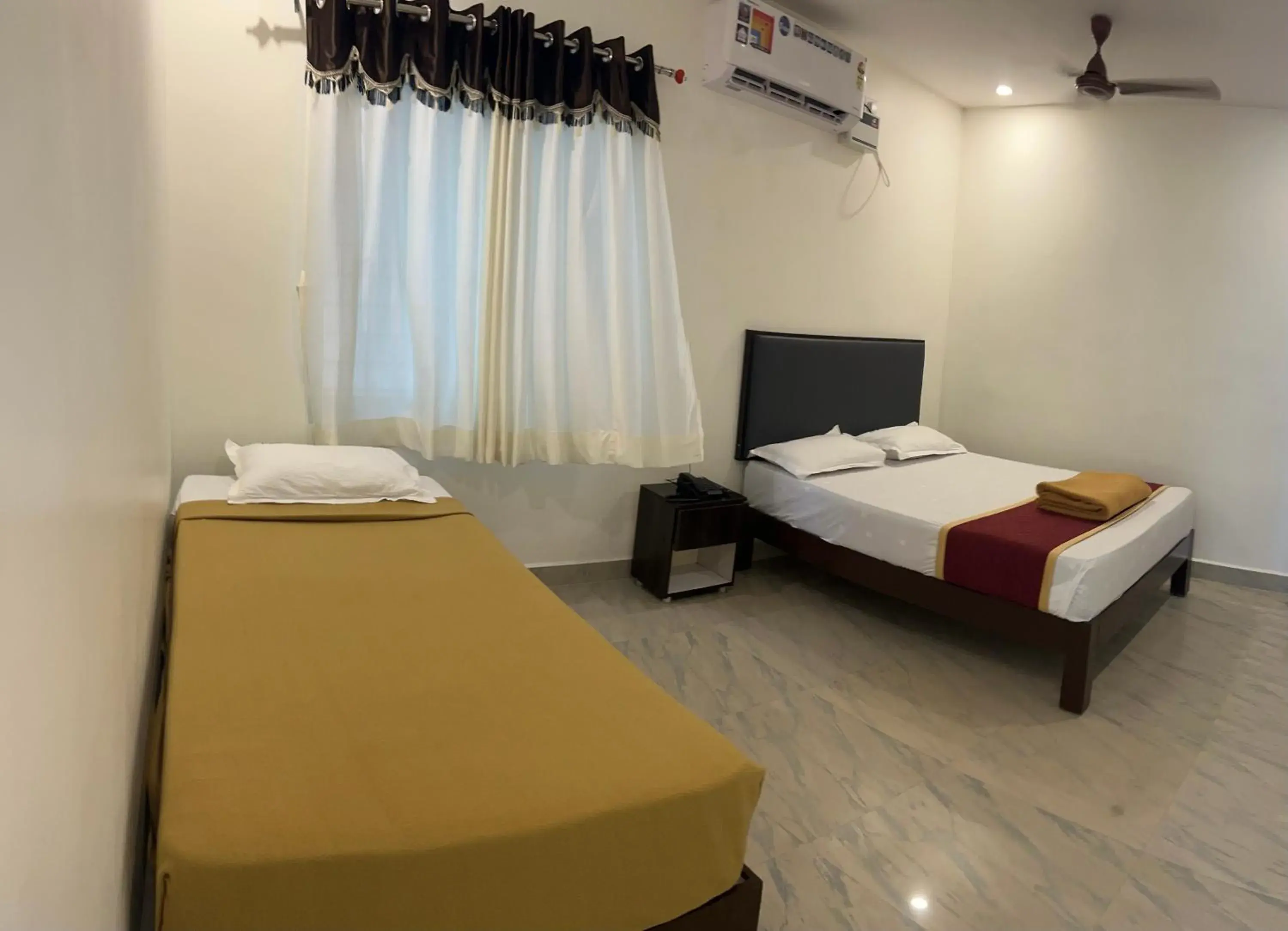 Photo of the whole room, Bed in Hotel Sitar Grand Photo of the whole room, Bed in Hotel Sitar Grand