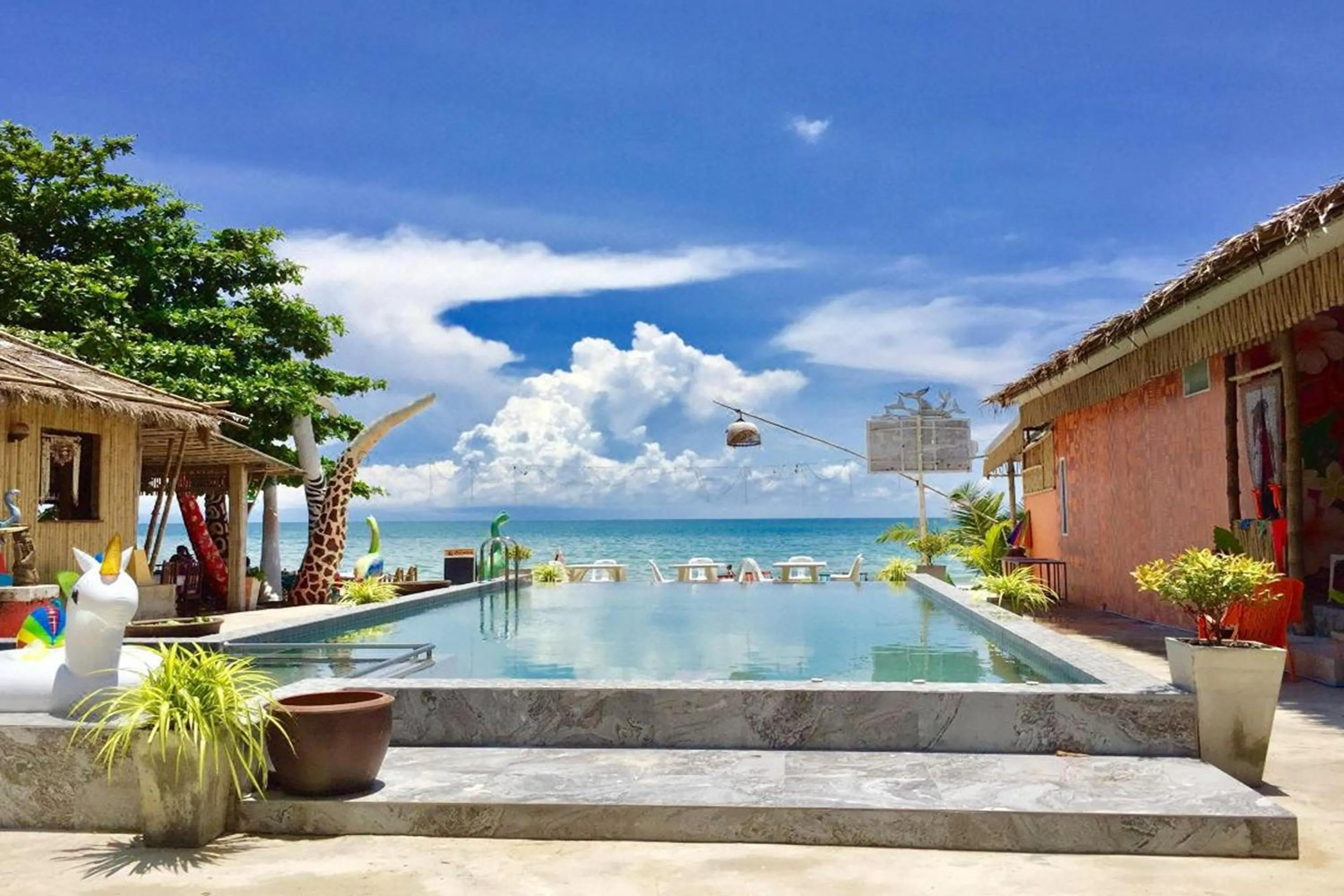Swimming pool in Chaba Bungalows