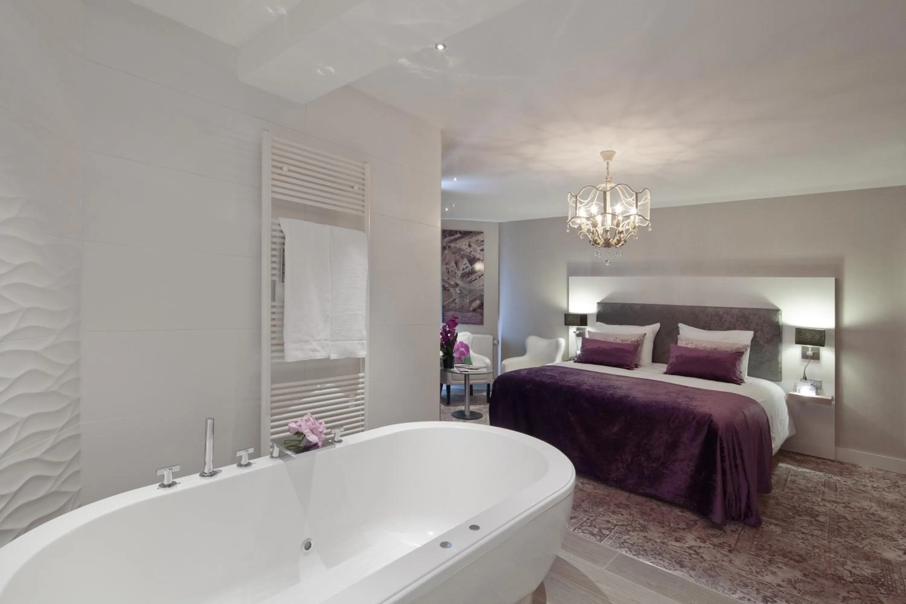 Photo of the whole room, Bed in Van der Valk Hotel Leiden