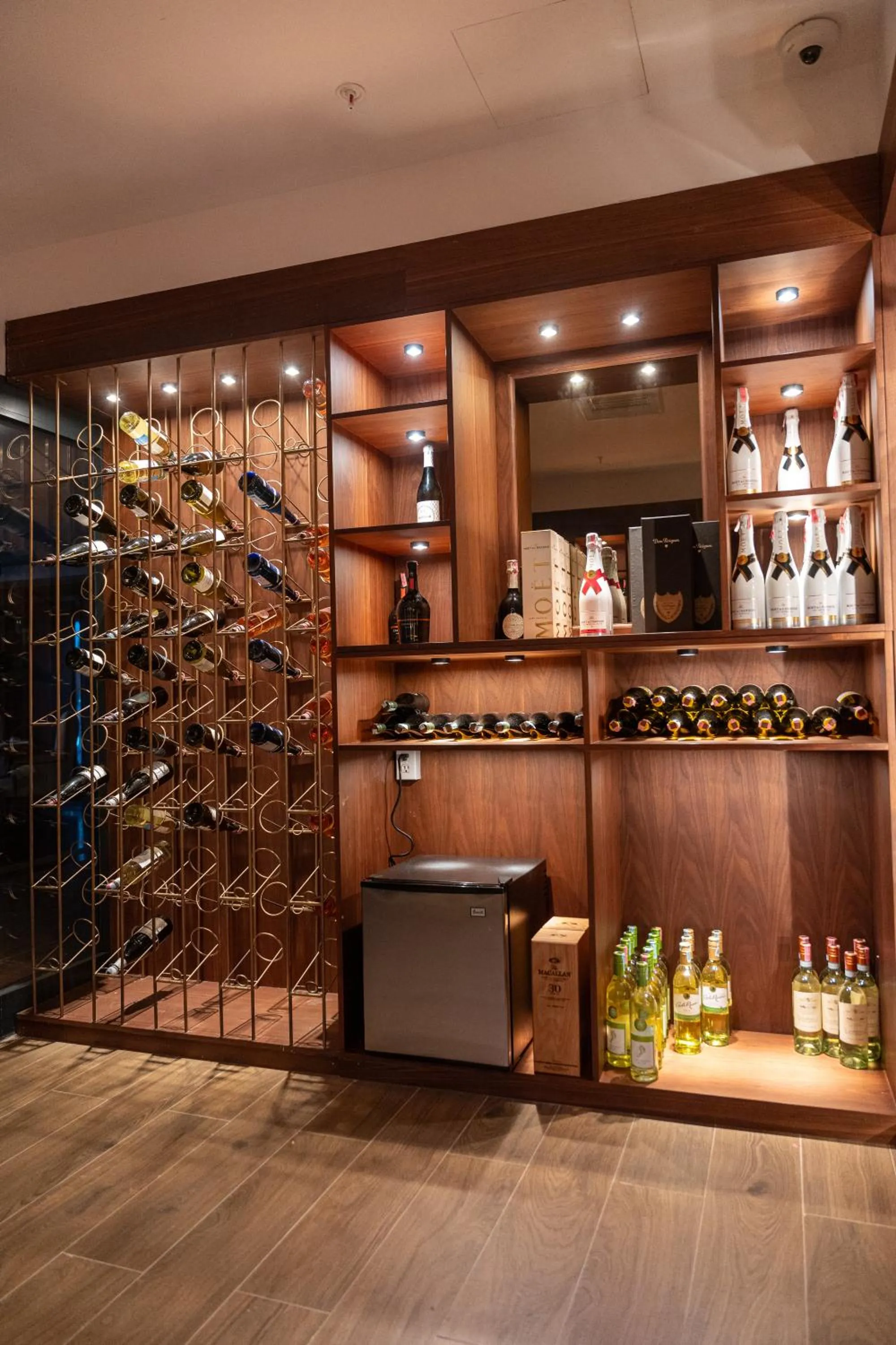 Restaurant/places to eat in Yogh Hospitality