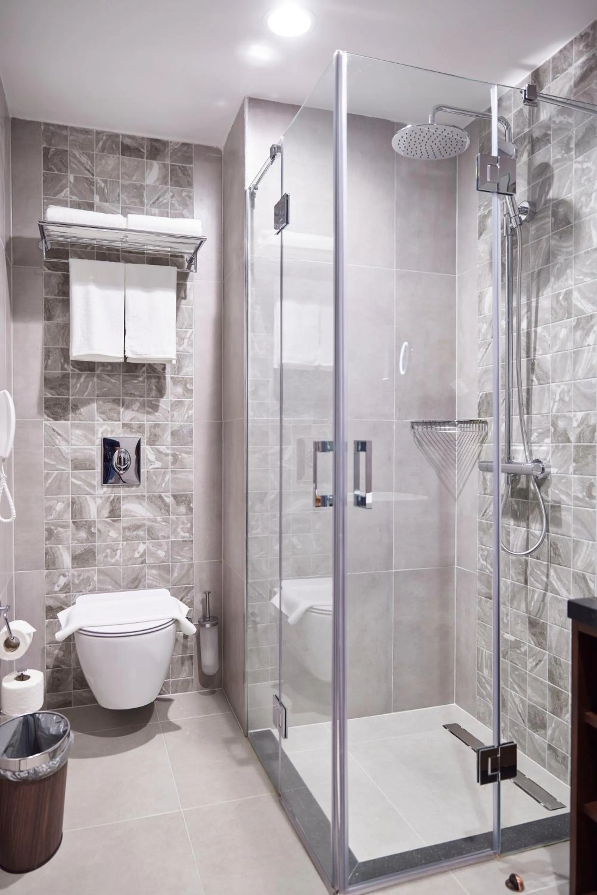 Shower in Yogh Hospitality