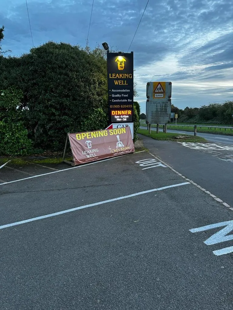 Leaking Well, Dunhampton