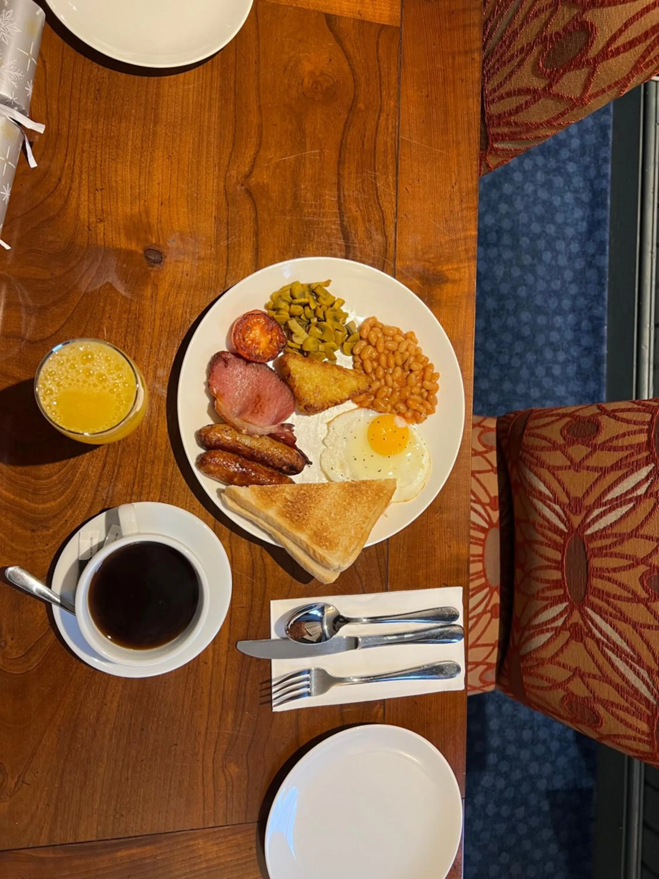 Breakfast in Leaking Well, Dunhampton