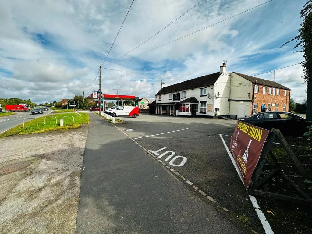 Leaking Well, Dunhampton