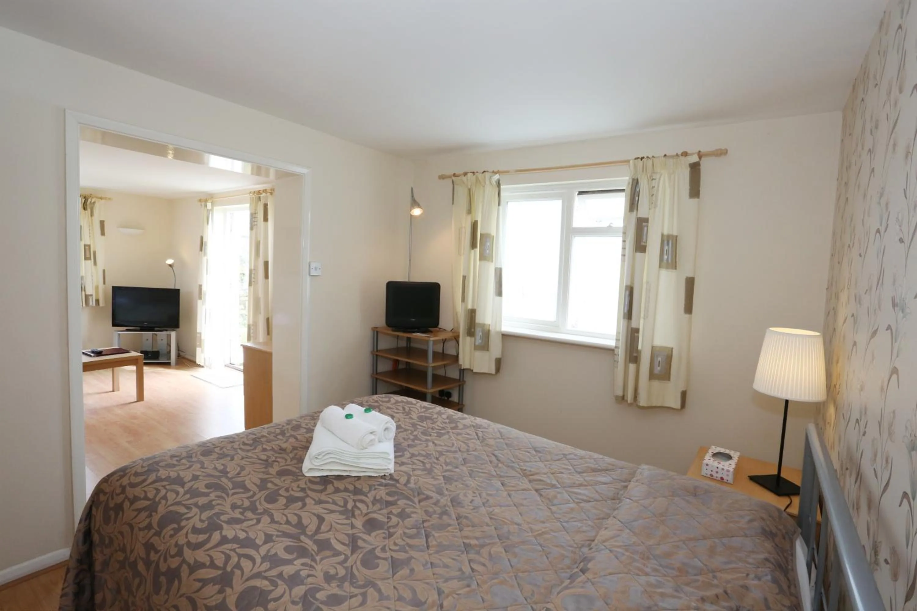 Day, Bed in Dorset Hotel, Isle of Wight