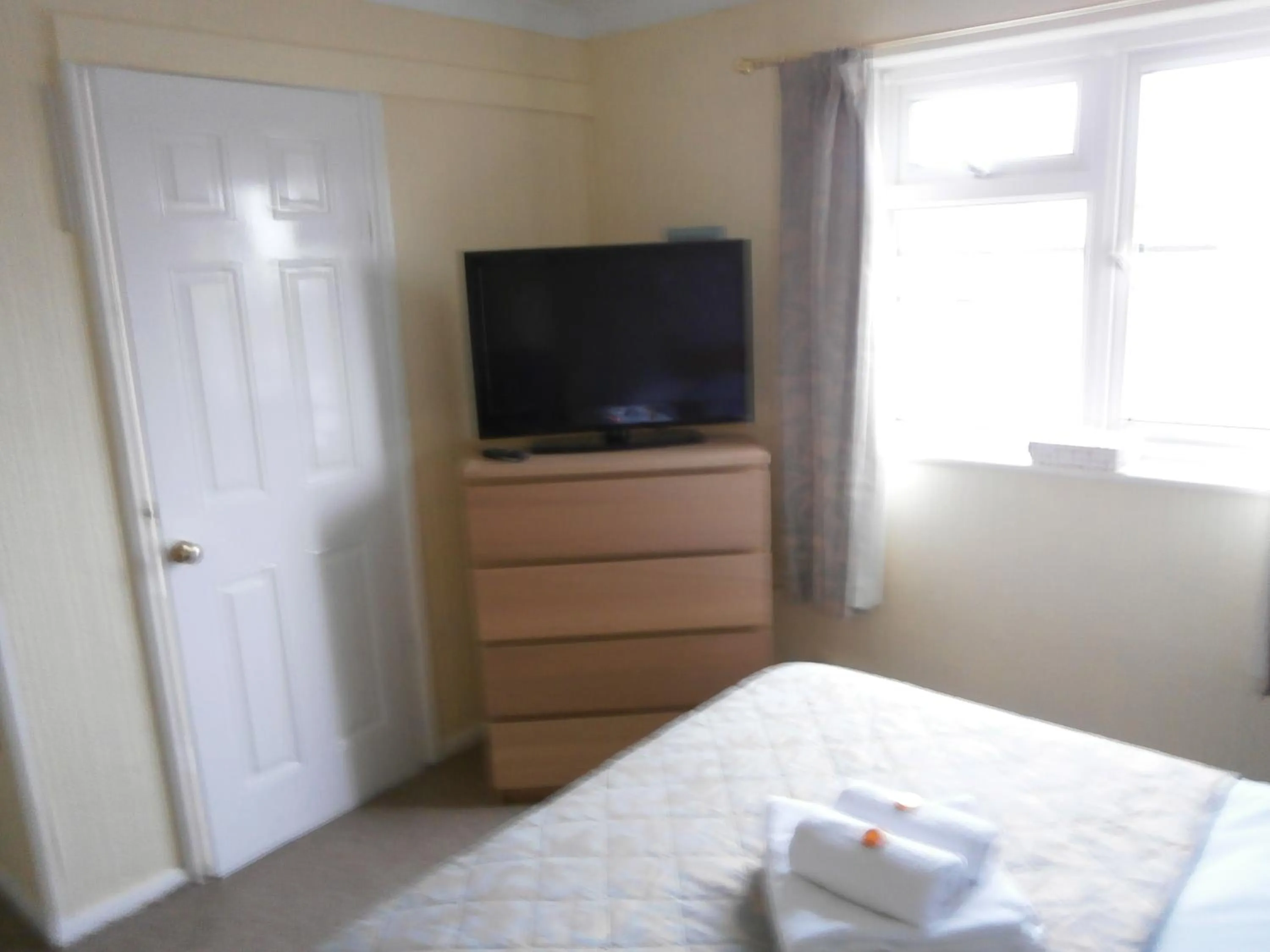 TV and multimedia, Bed in Dorset Hotel, Isle of Wight