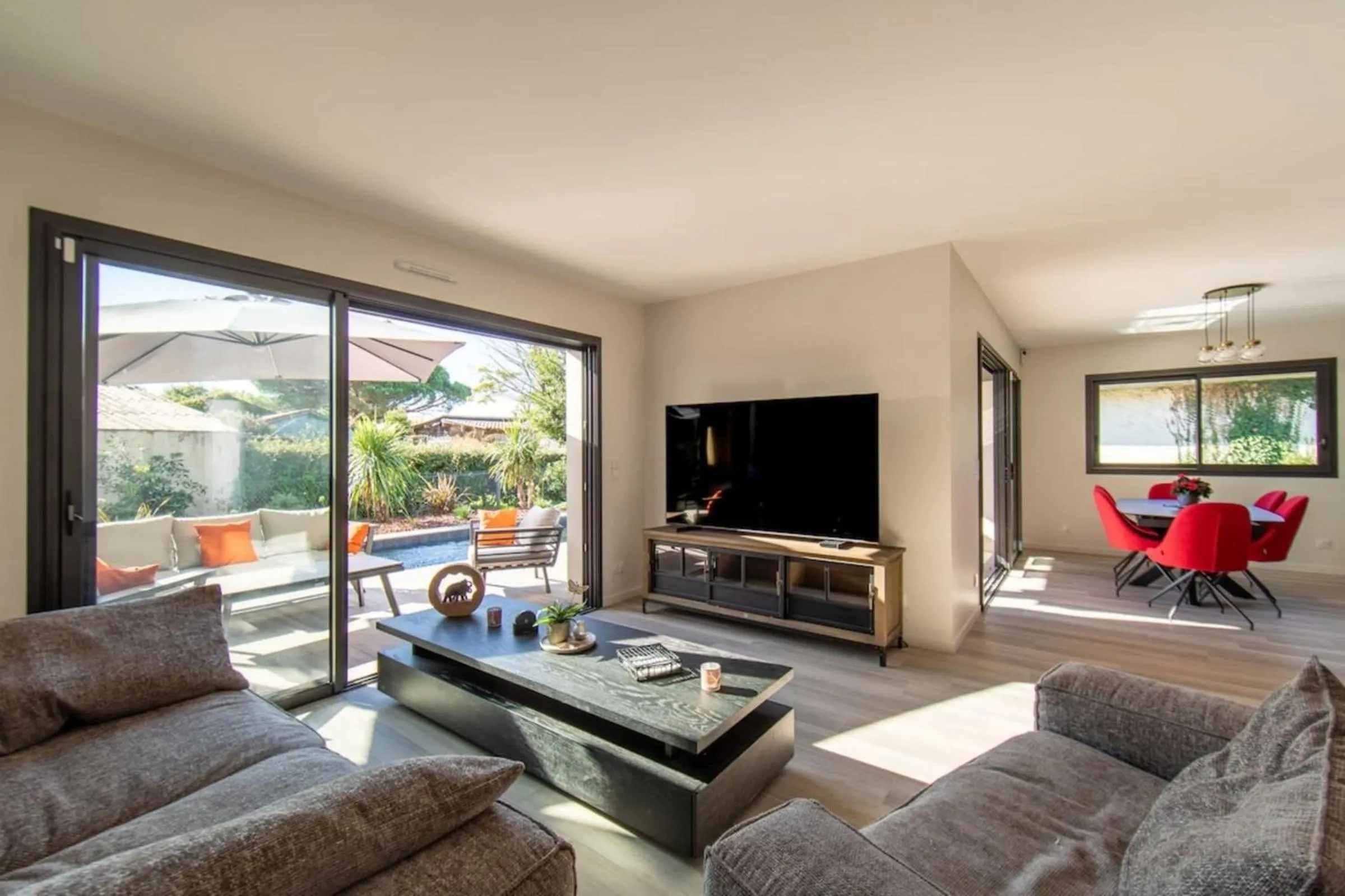 Villa Fabienne in city center with heated pool