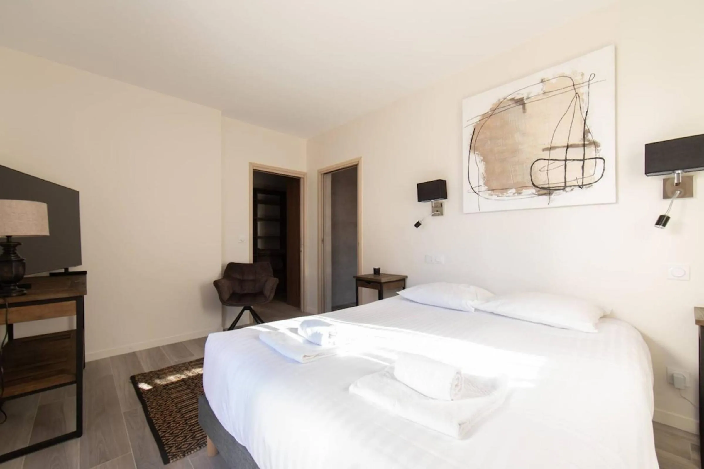 Villa Fabienne in city center with heated pool