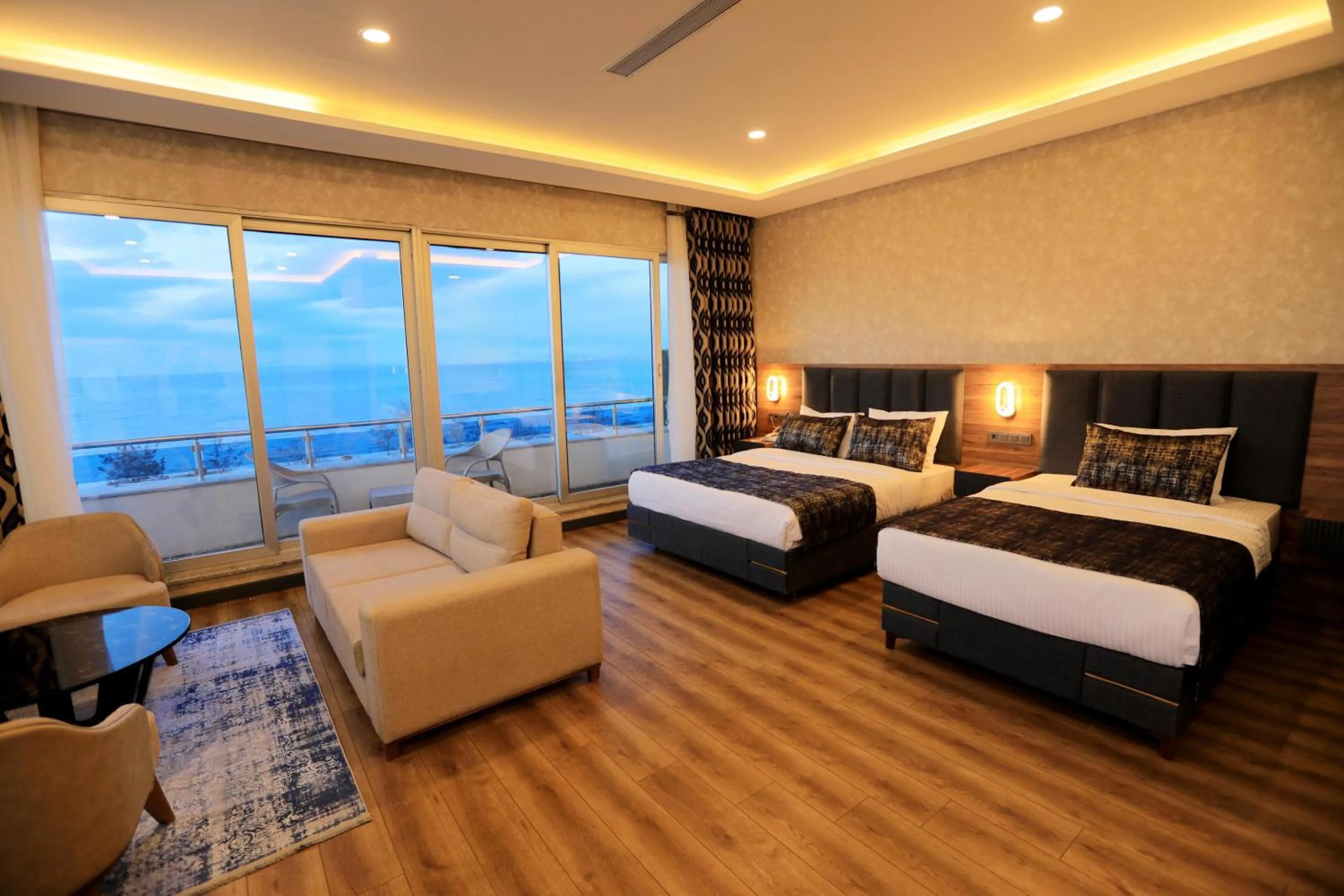 Photo of the whole room in Elite World GO Van Edremit