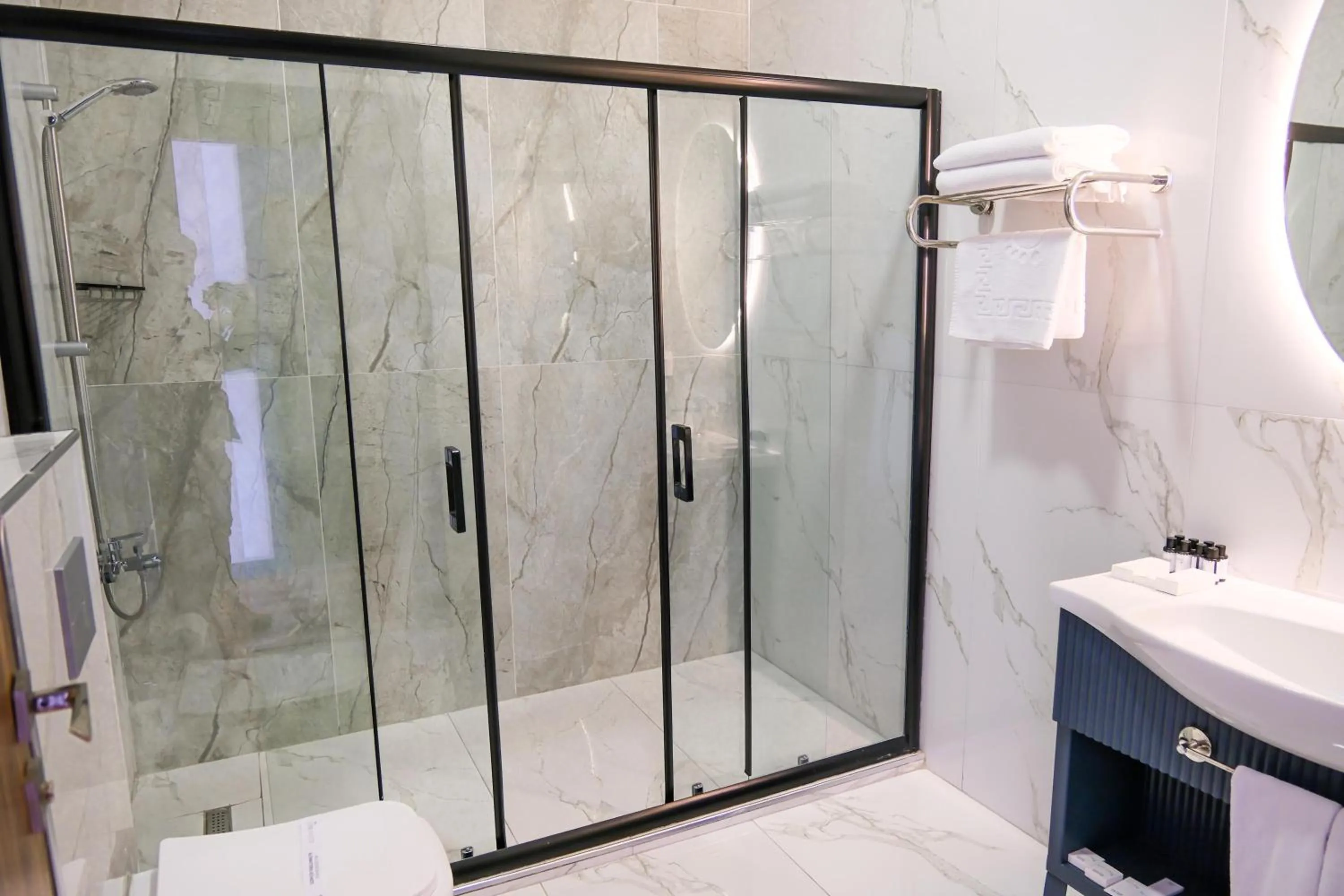 Bathroom in Elite World GO Van Edremit