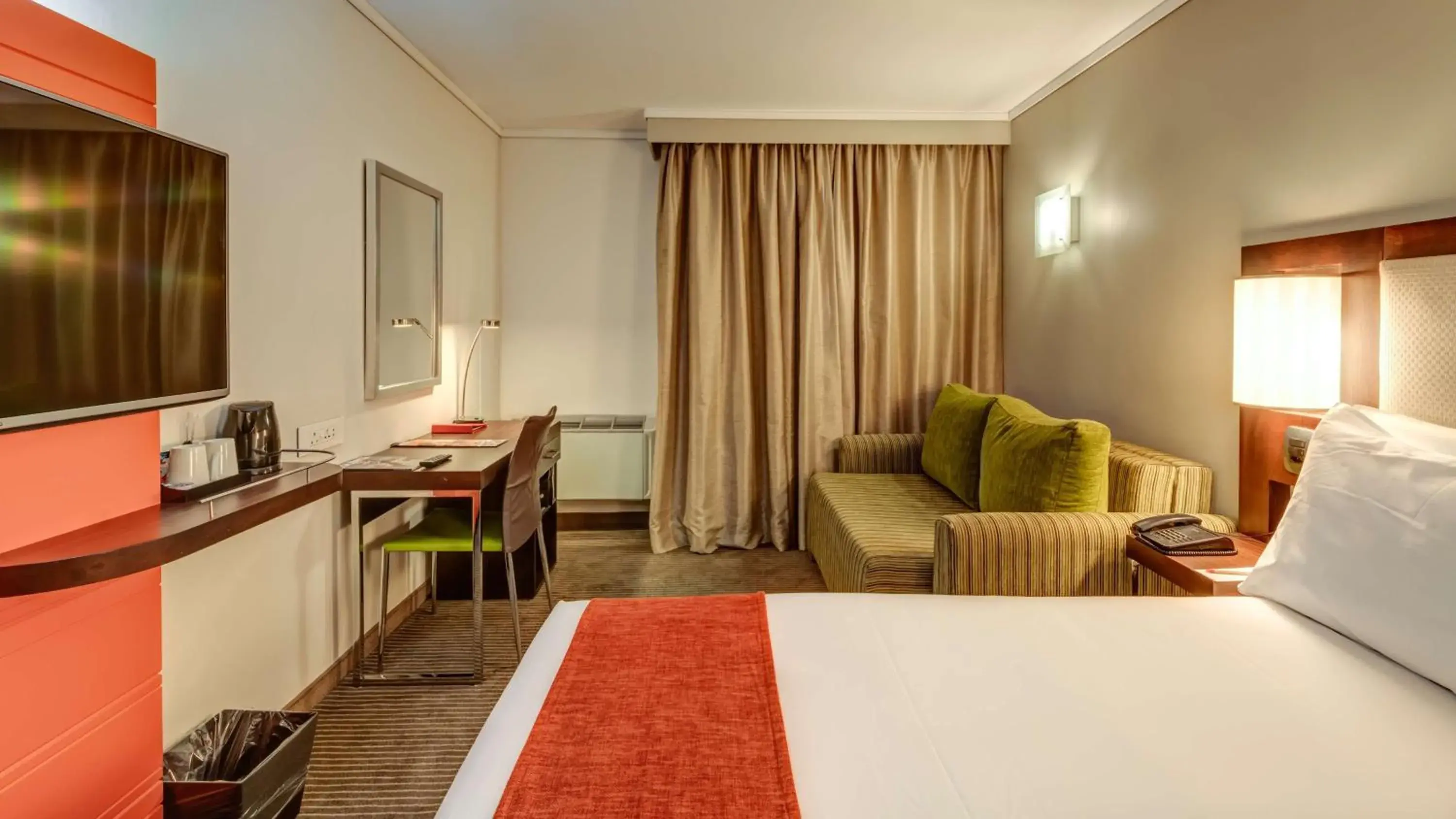 Bedroom, Bed in StayEasy Eastgate Bedroom, Bed in StayEasy Eastgate