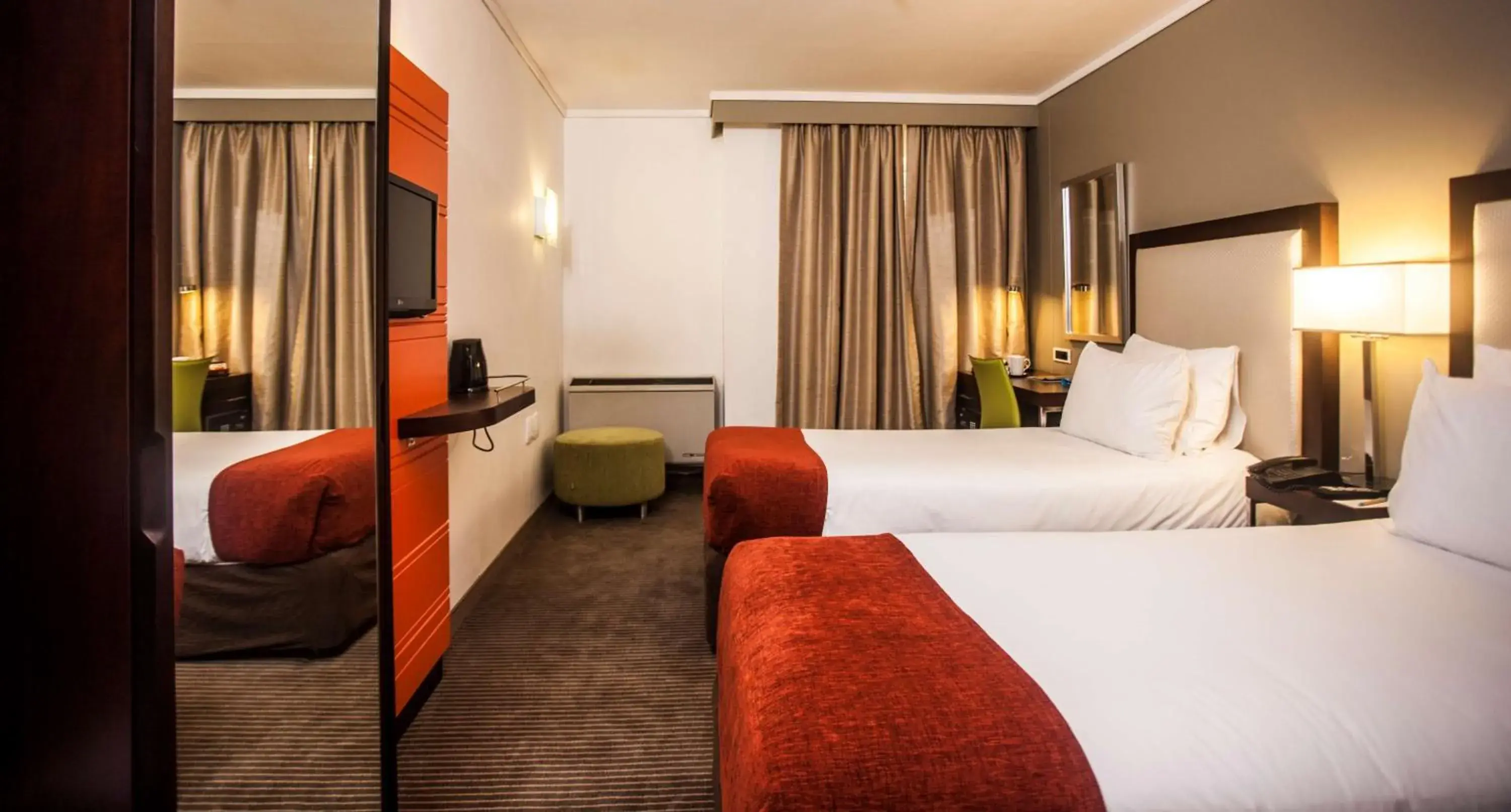 Bedroom, Bed in StayEasy Eastgate Bedroom, Bed in StayEasy Eastgate