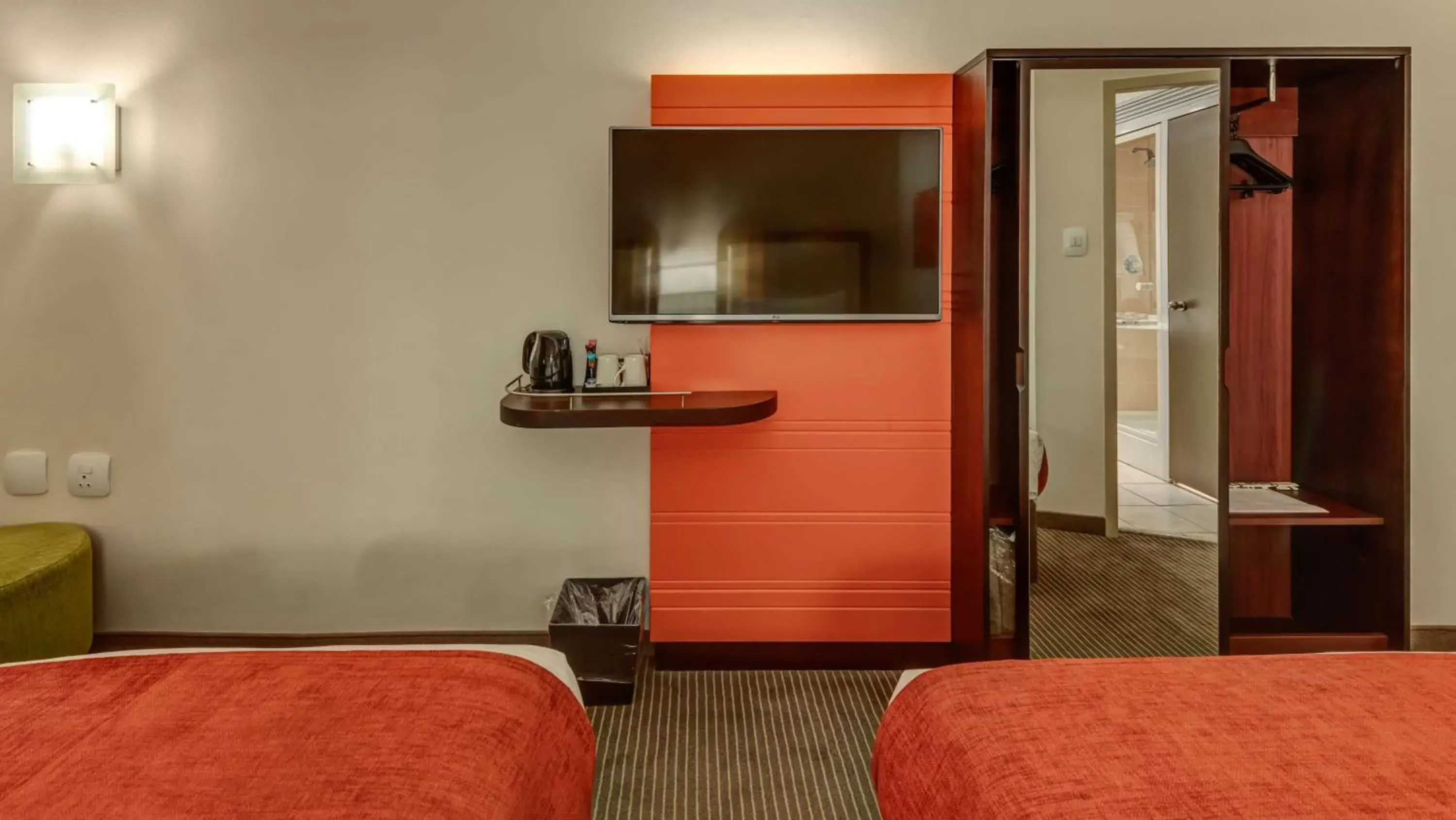 Bedroom, Bed in StayEasy Eastgate Bedroom, Bed in StayEasy Eastgate