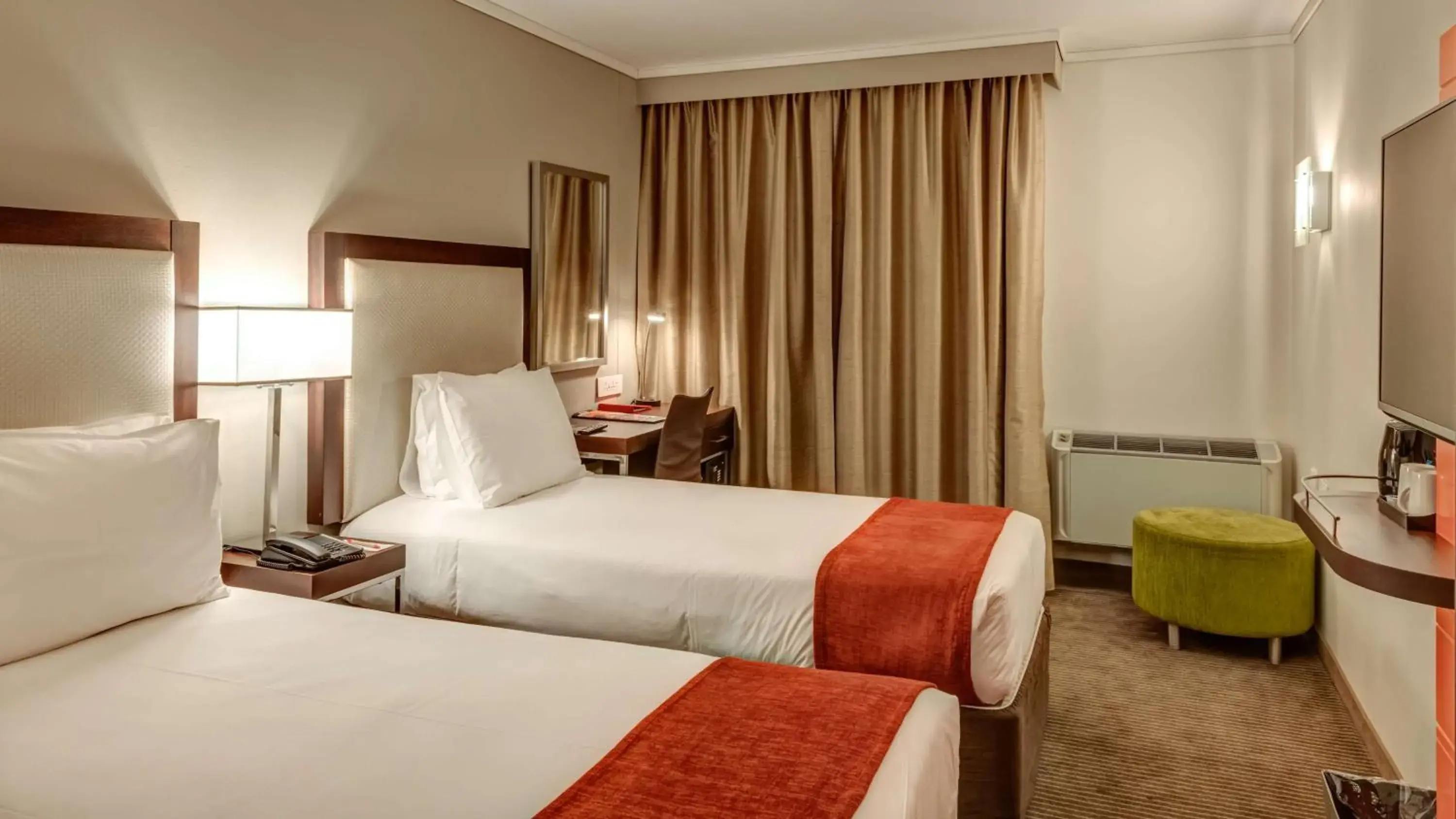 Bedroom, Bed in StayEasy Eastgate Bedroom, Bed in StayEasy Eastgate