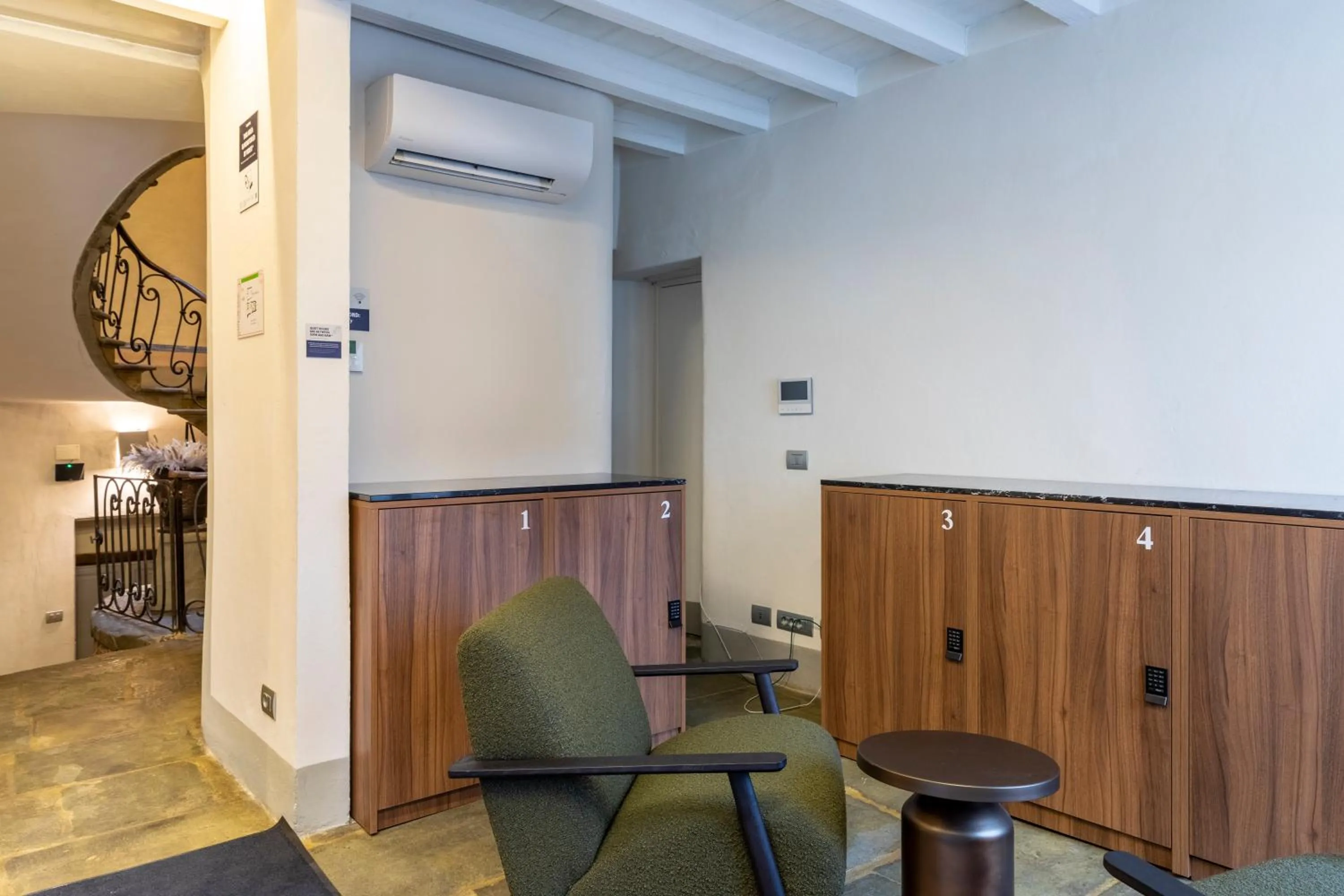 Lobby or reception in Numa Florence Felice