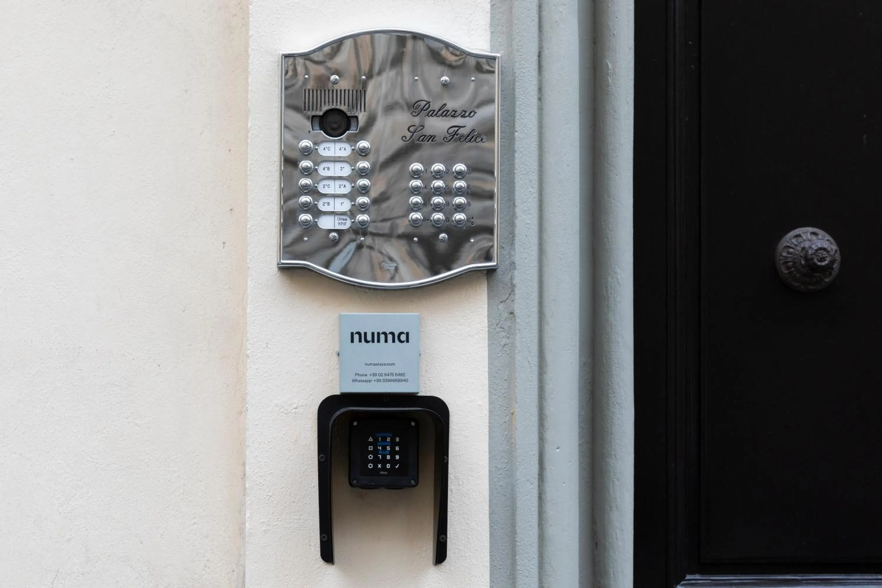 Facade/entrance in Numa Florence Felice