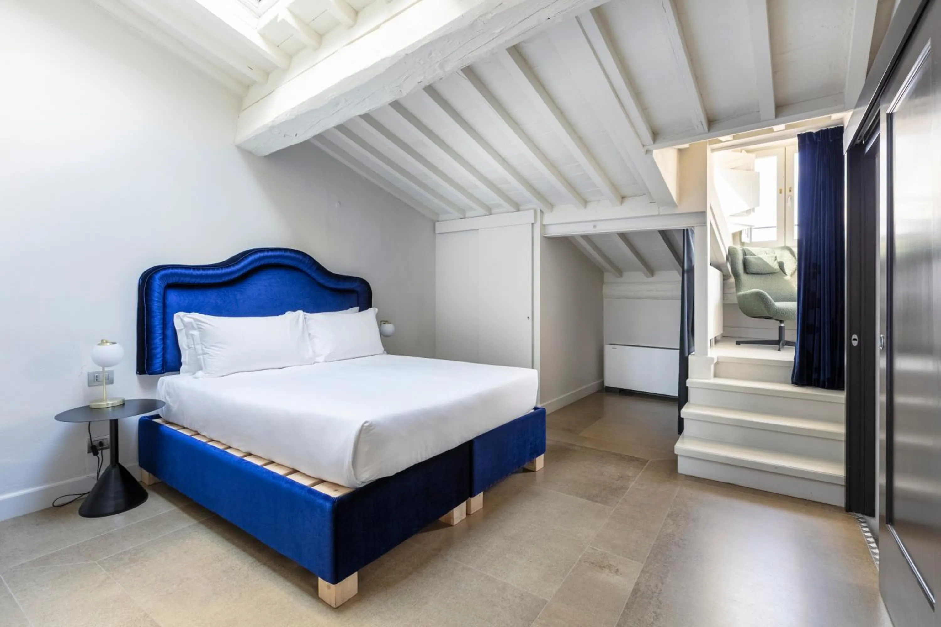 Bed in Numa Florence Felice